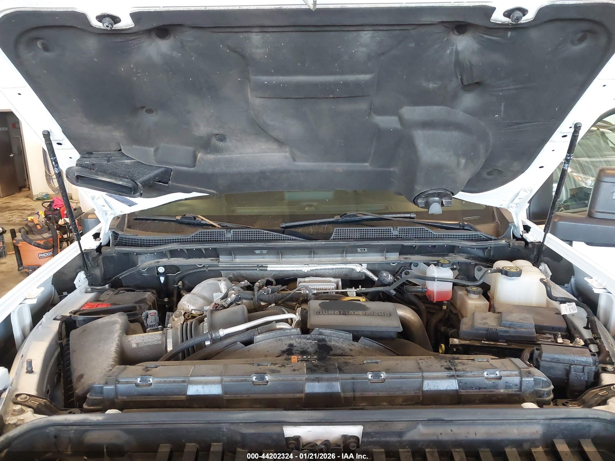 CHEVROLET SILVERADO image 10