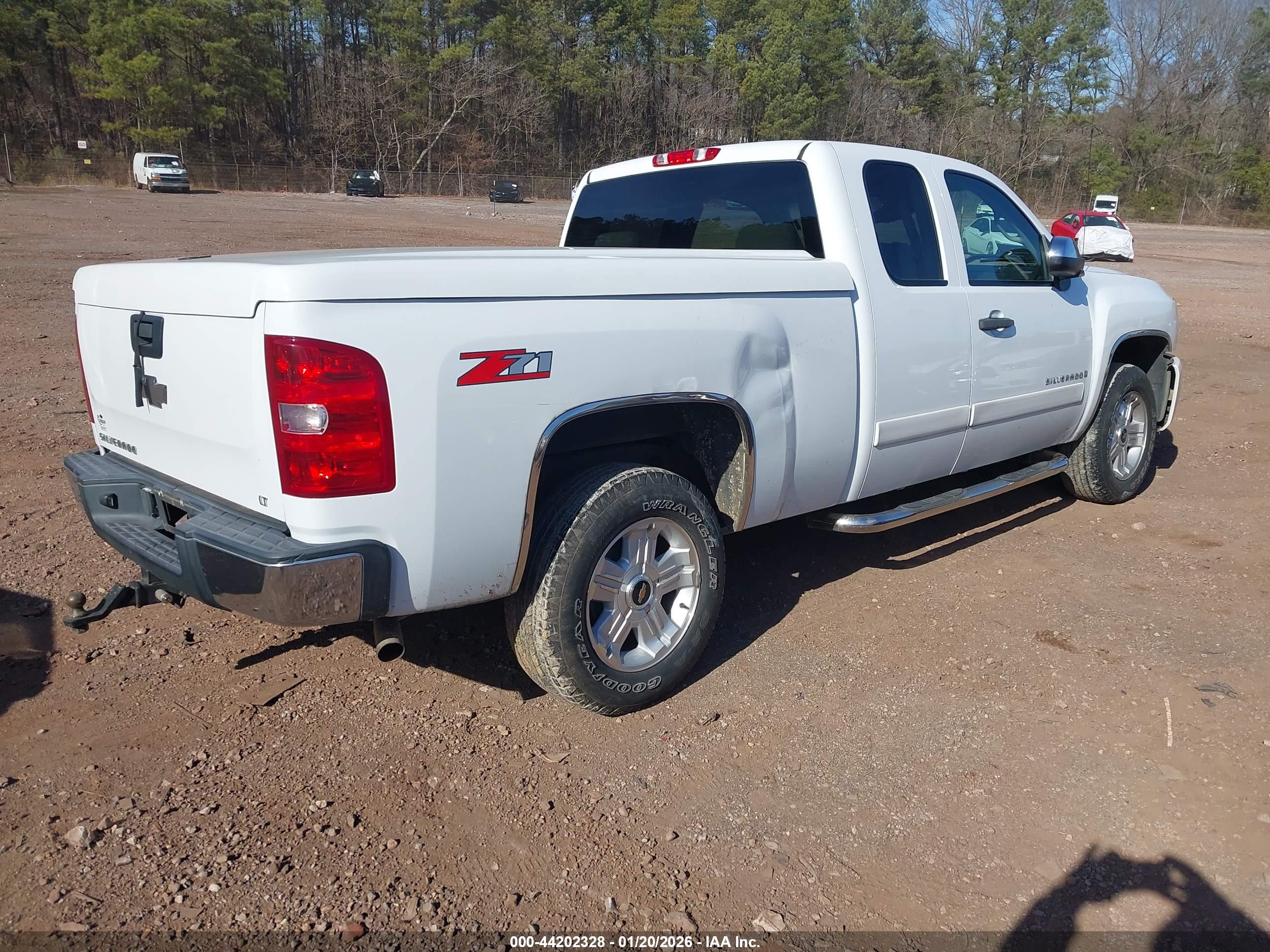 CHEVROLET SILVERADO image 4