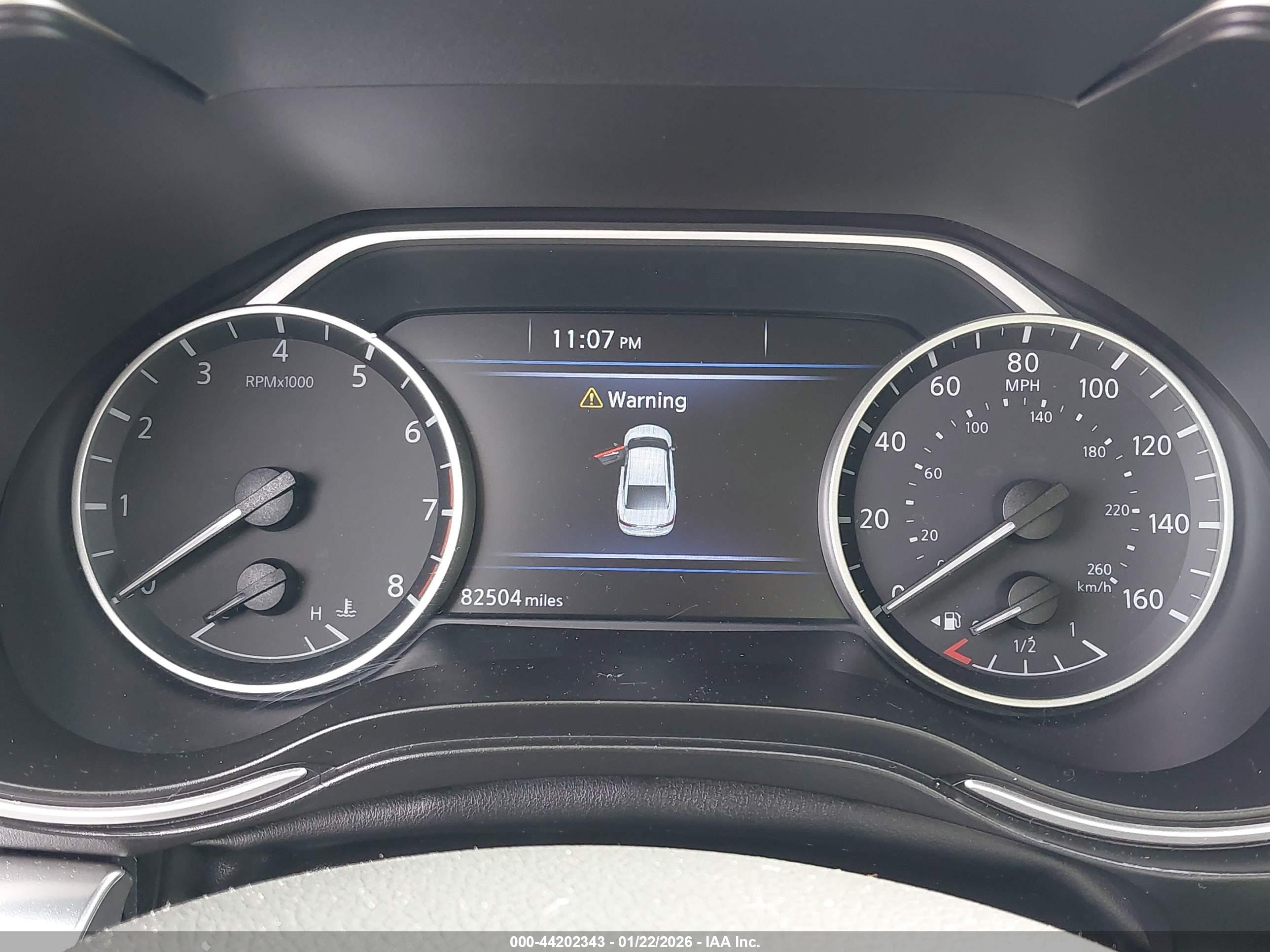NISSAN MAXIMA image 7