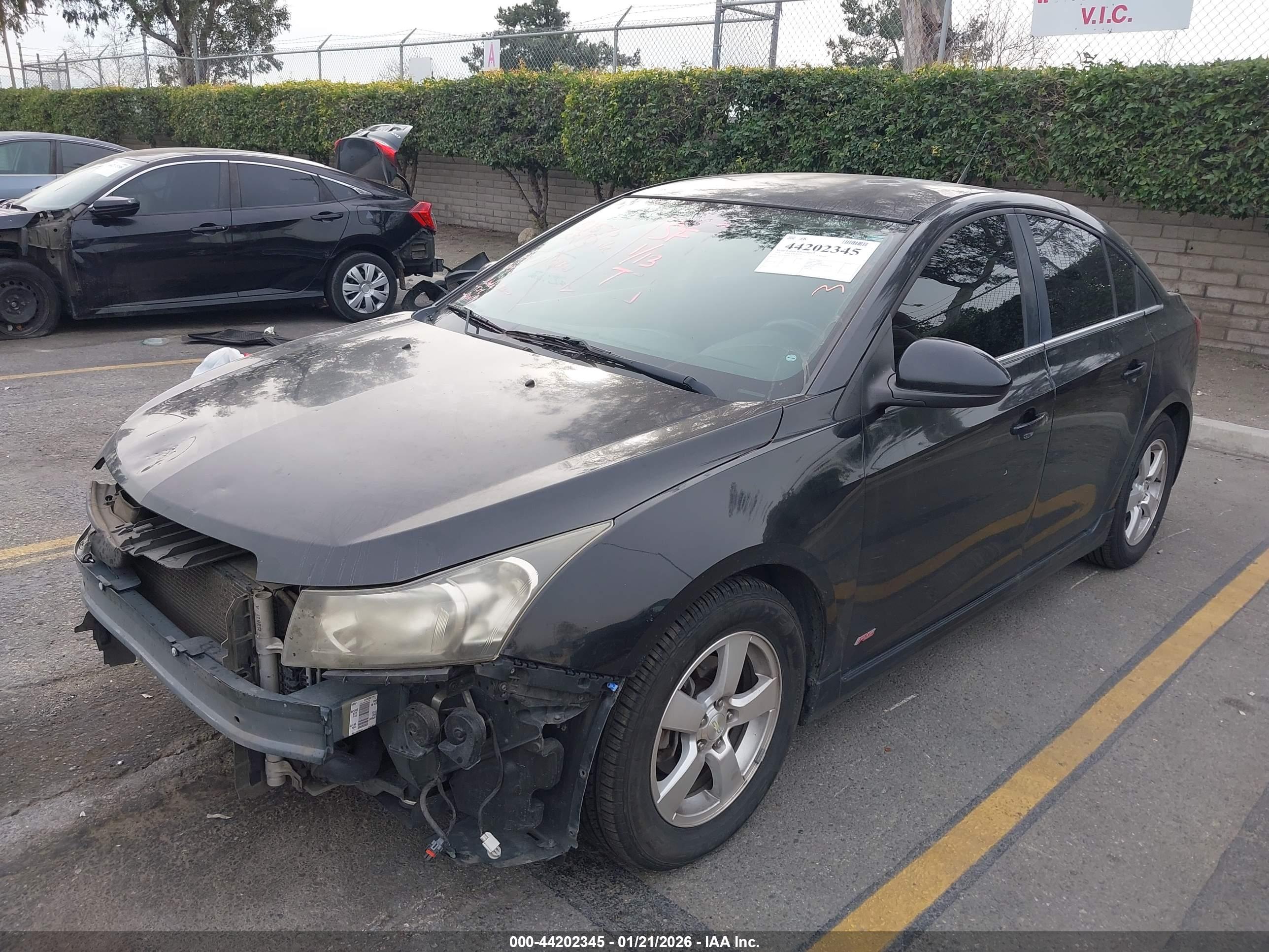 CHEVROLET CRUZE image 2
