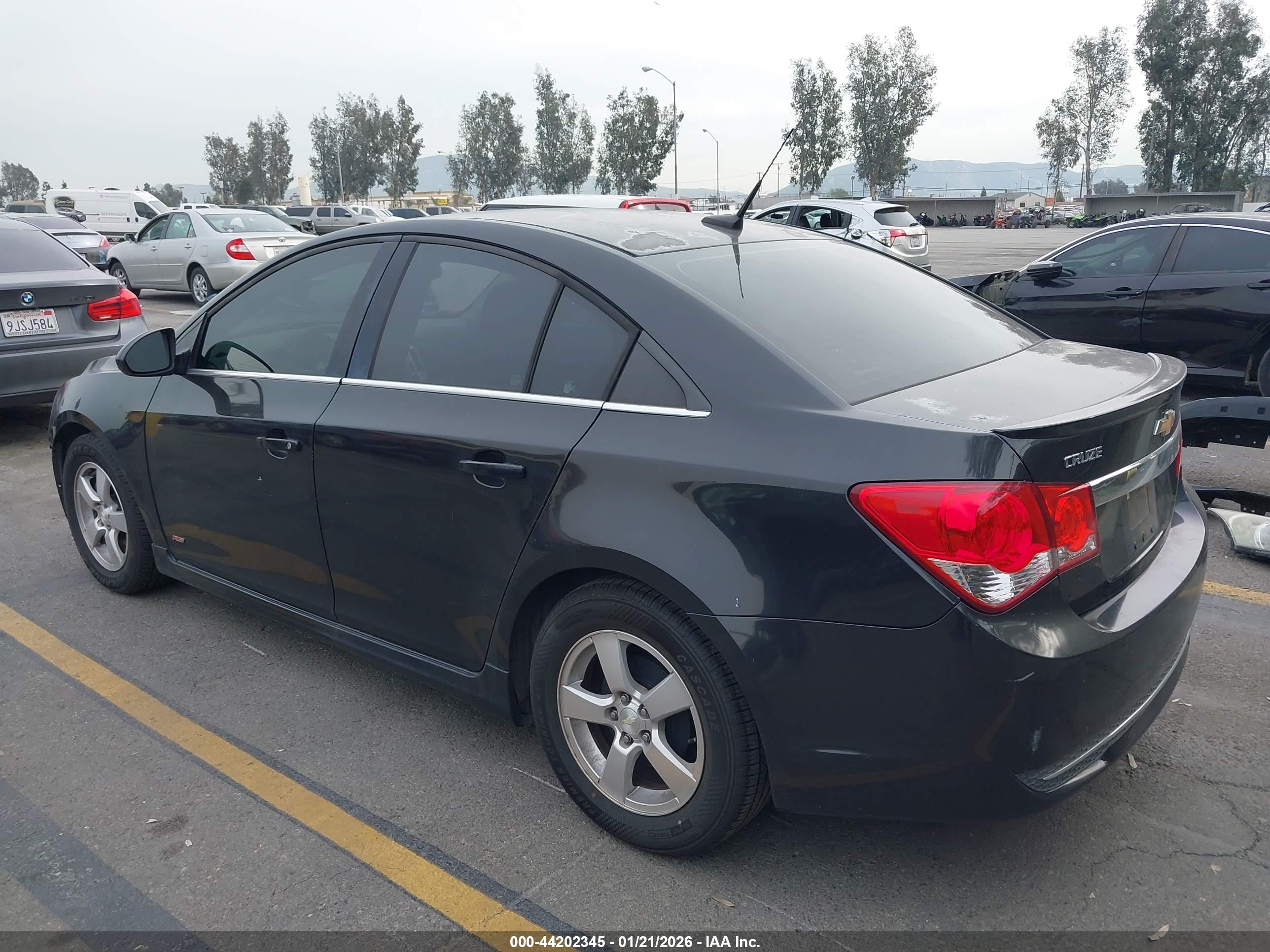 CHEVROLET CRUZE image 3