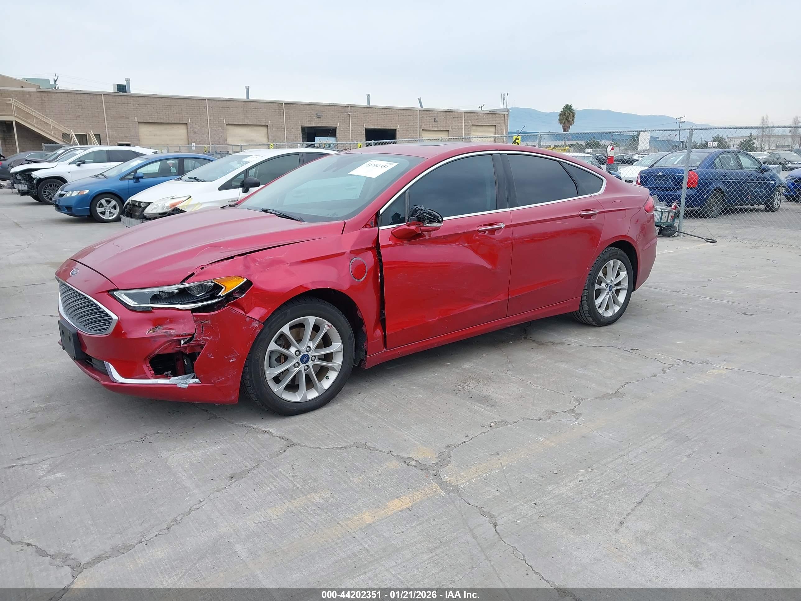 FORD FUSION image 2