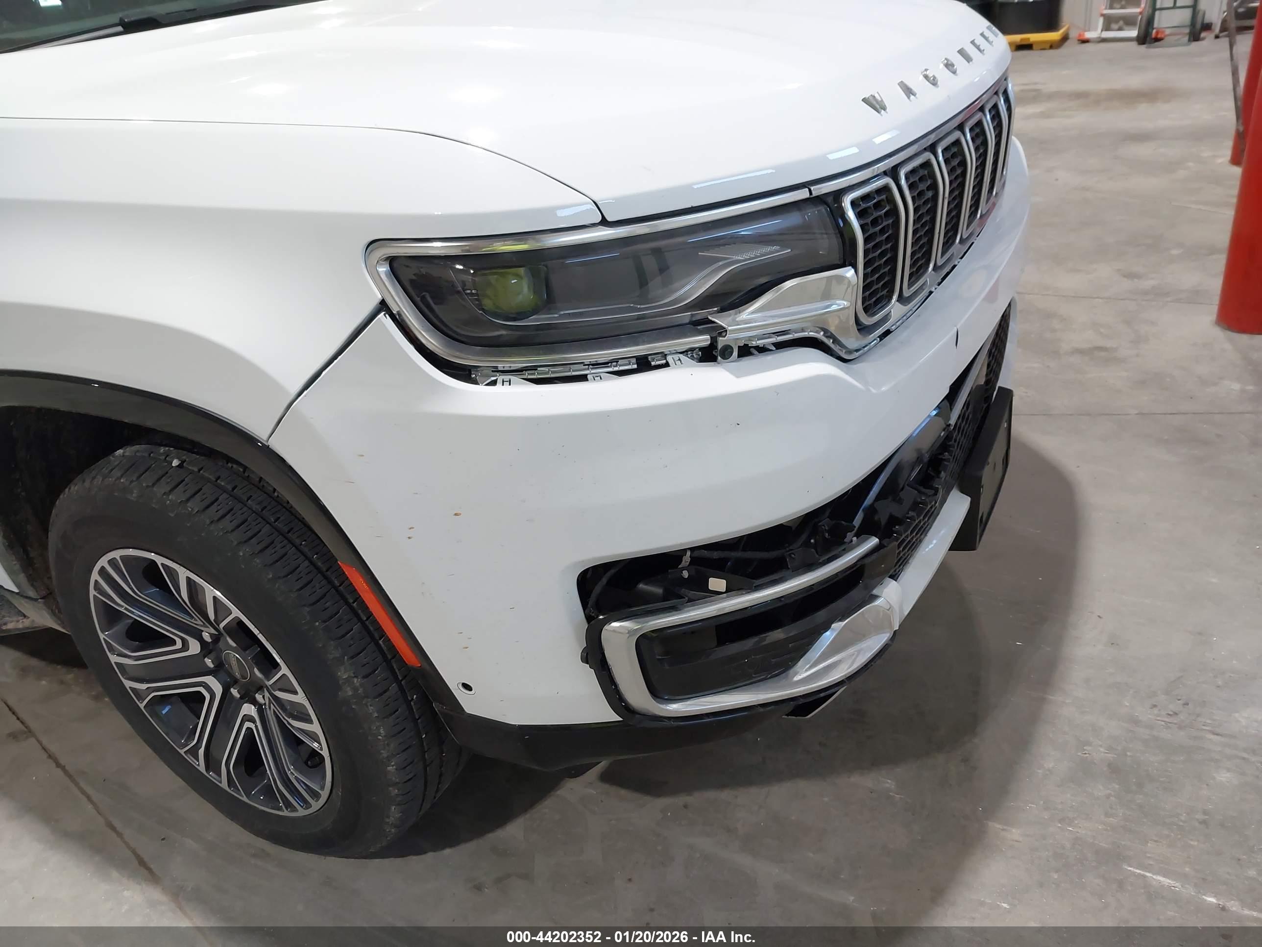 JEEP WAGONEER image 6