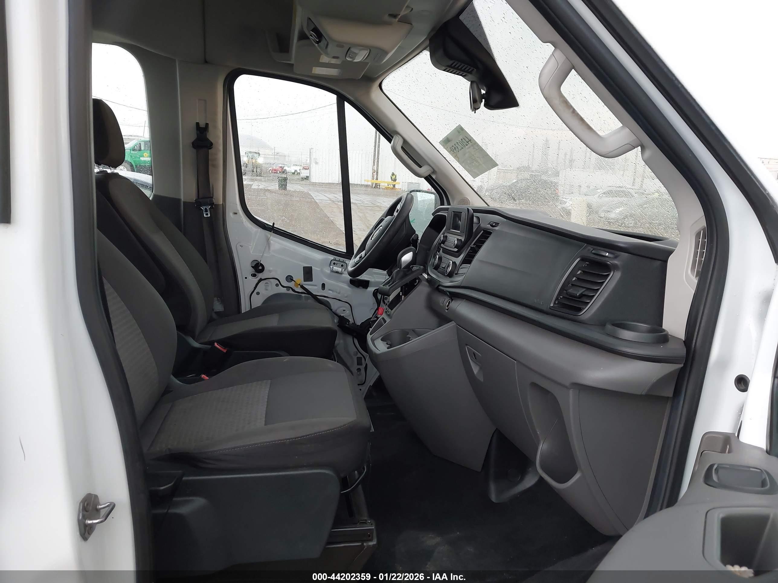 FORD TRANSIT-350 image 5