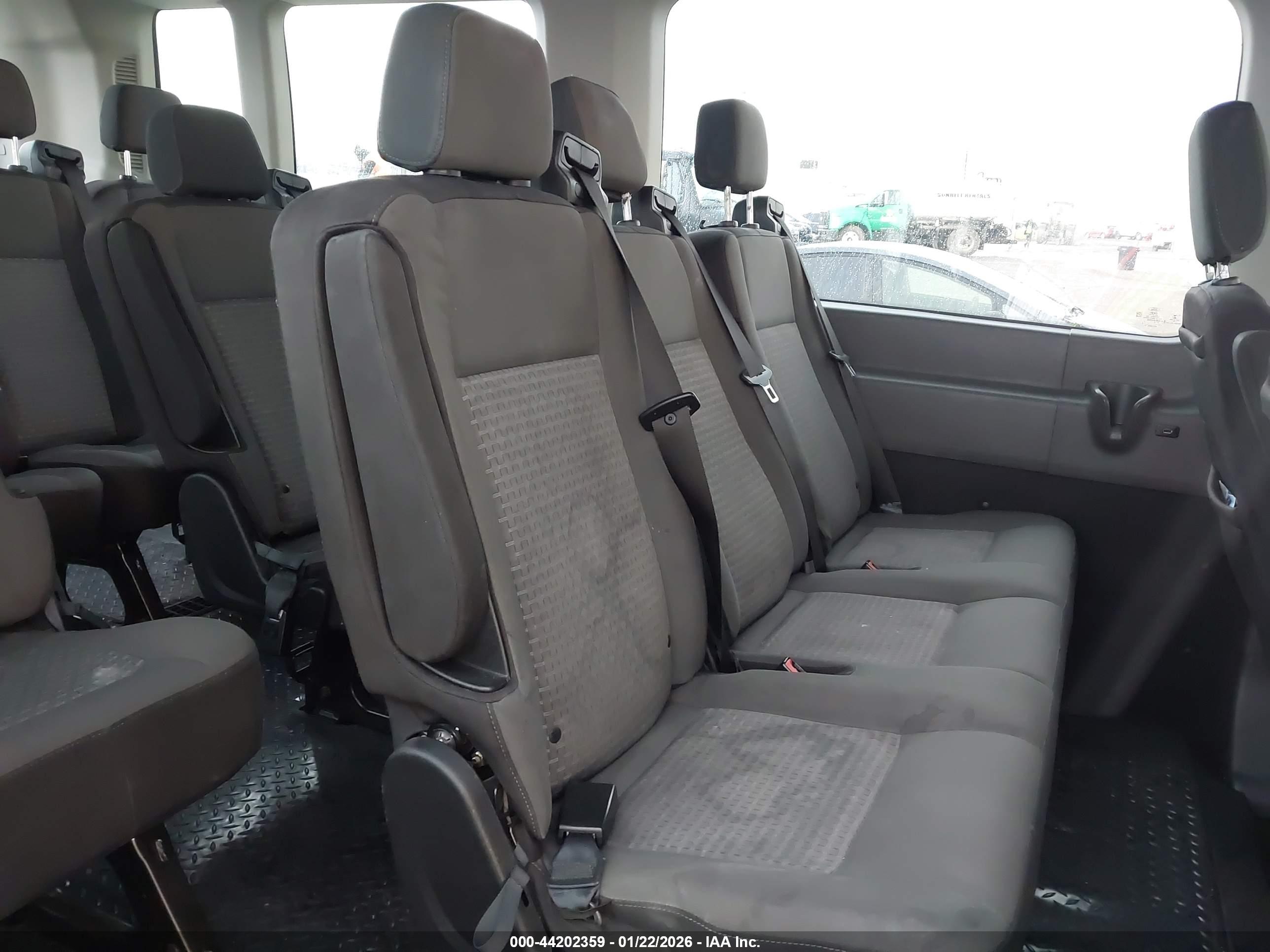 FORD TRANSIT-350 image 8