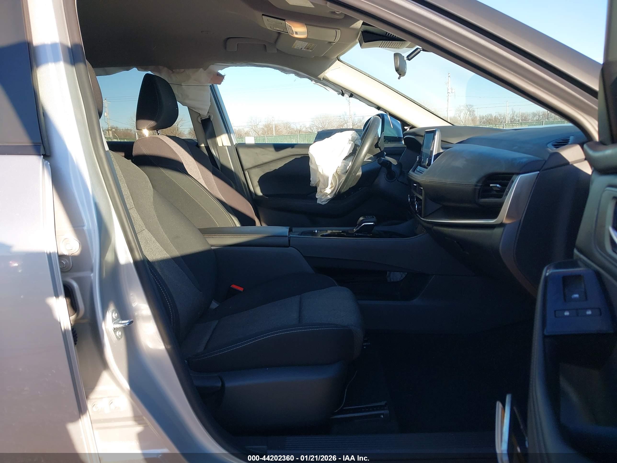 NISSAN ROGUE image 5