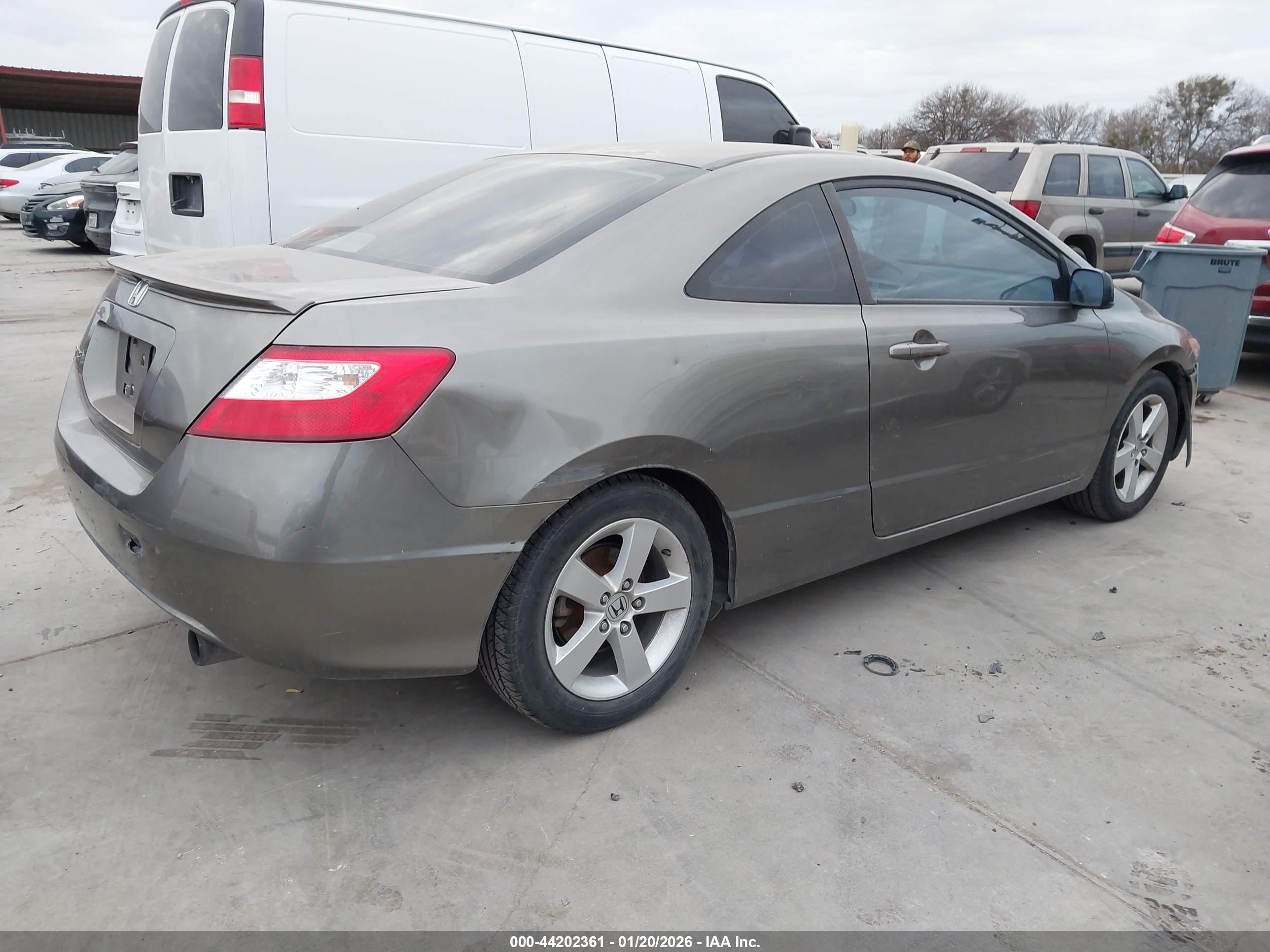 HONDA CIVIC image 4