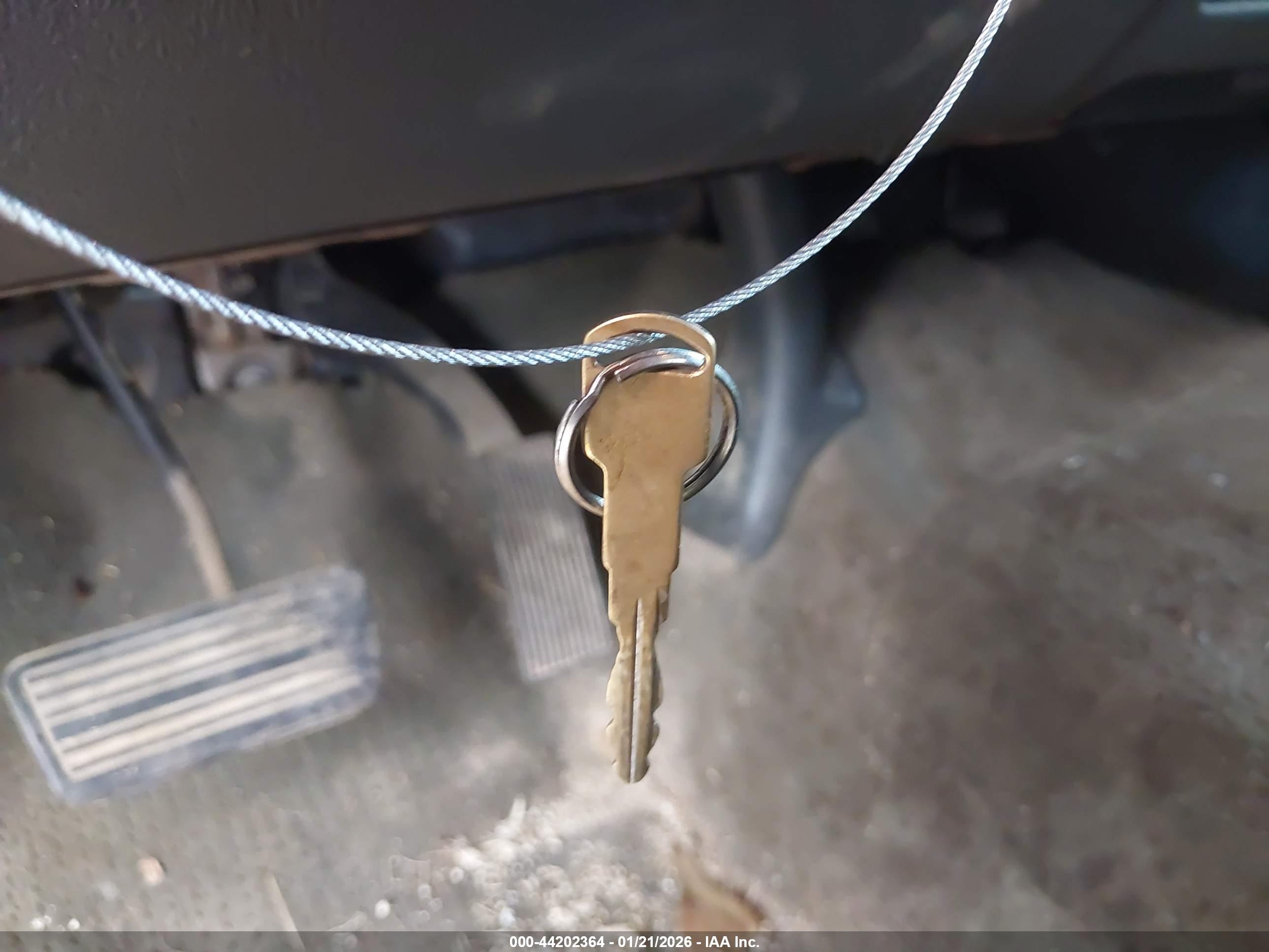CHEVROLET SILVERADO image 11