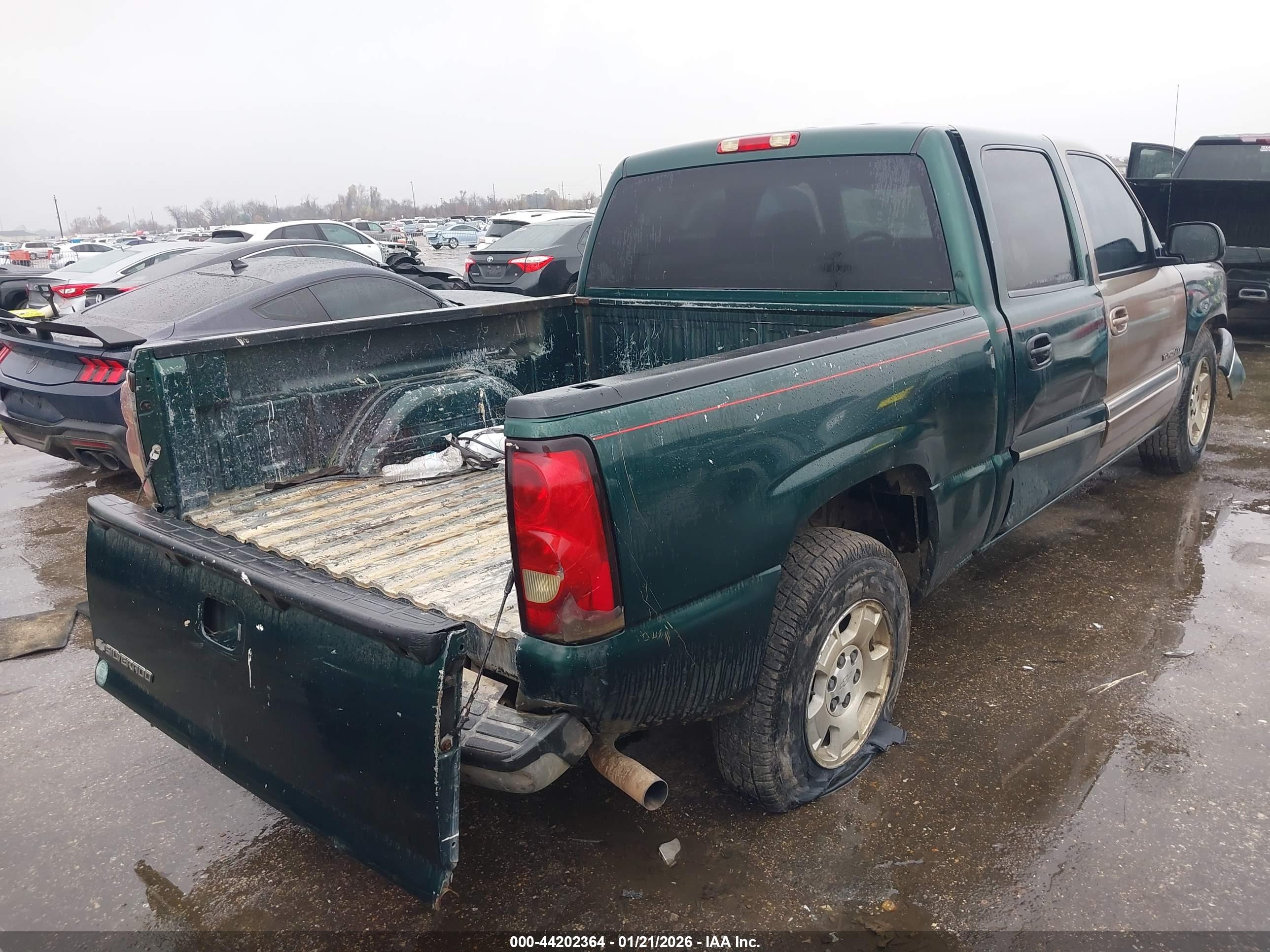 CHEVROLET SILVERADO image 4