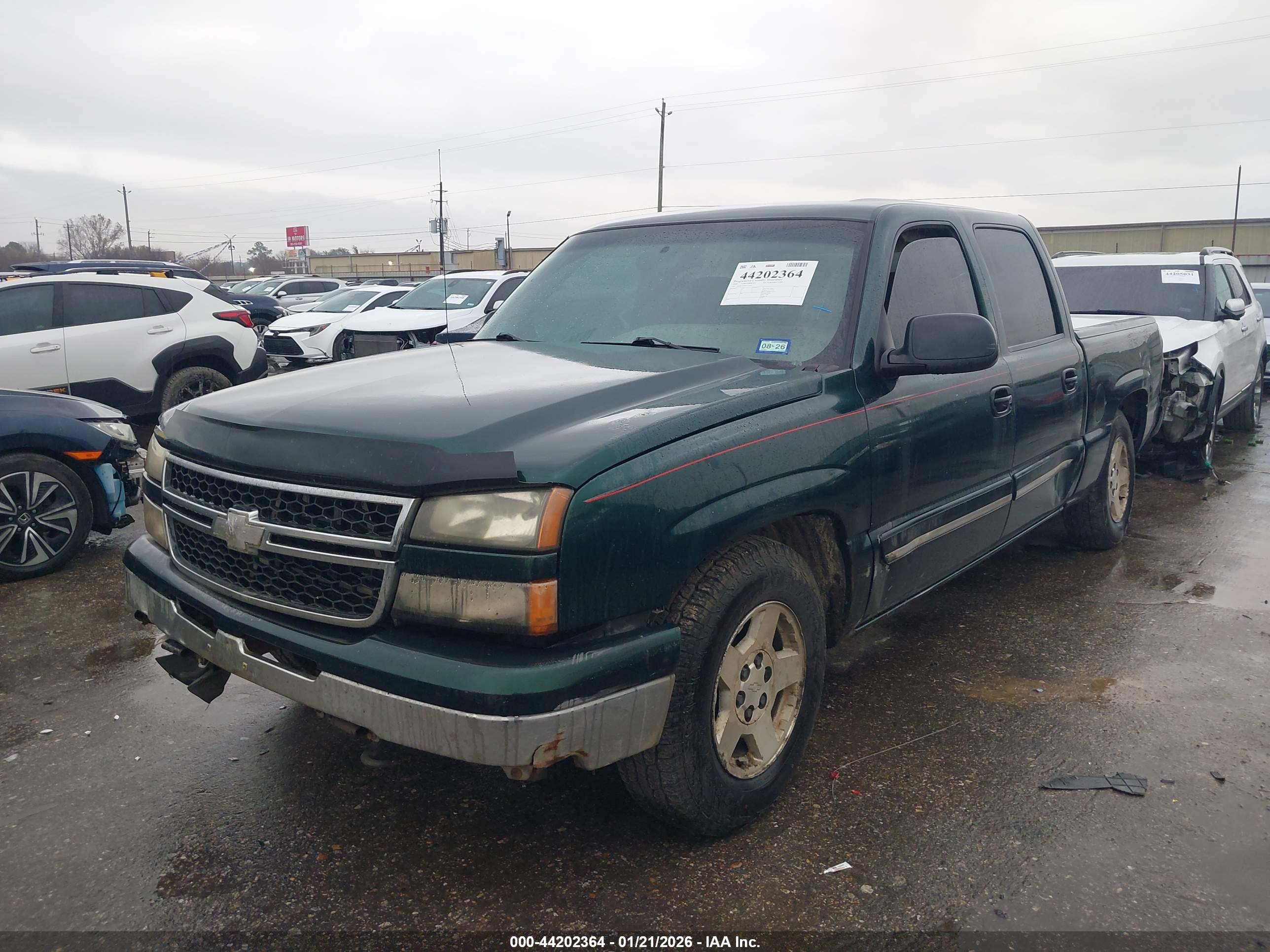 CHEVROLET SILVERADO image 6