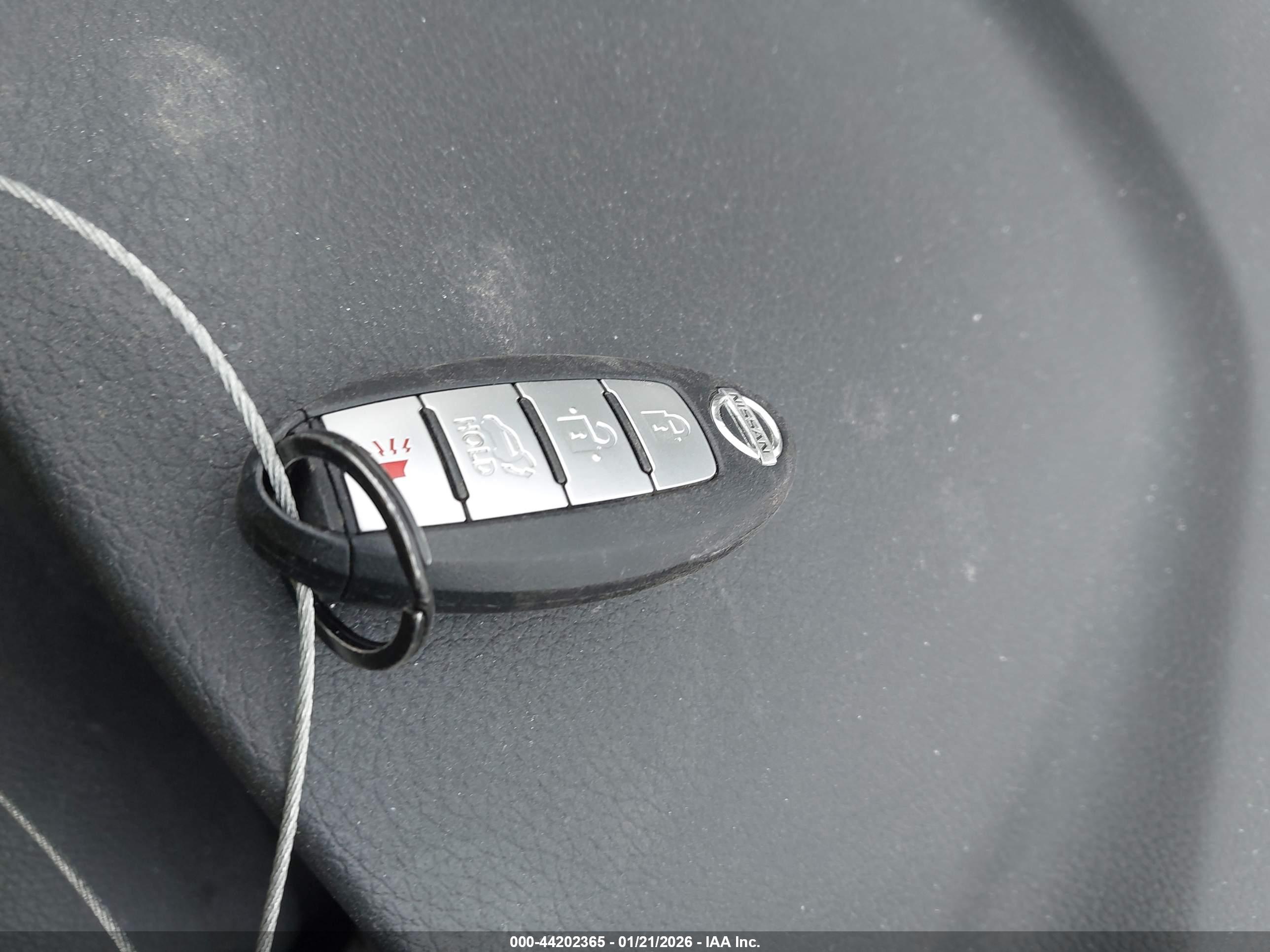NISSAN ROGUE image 11