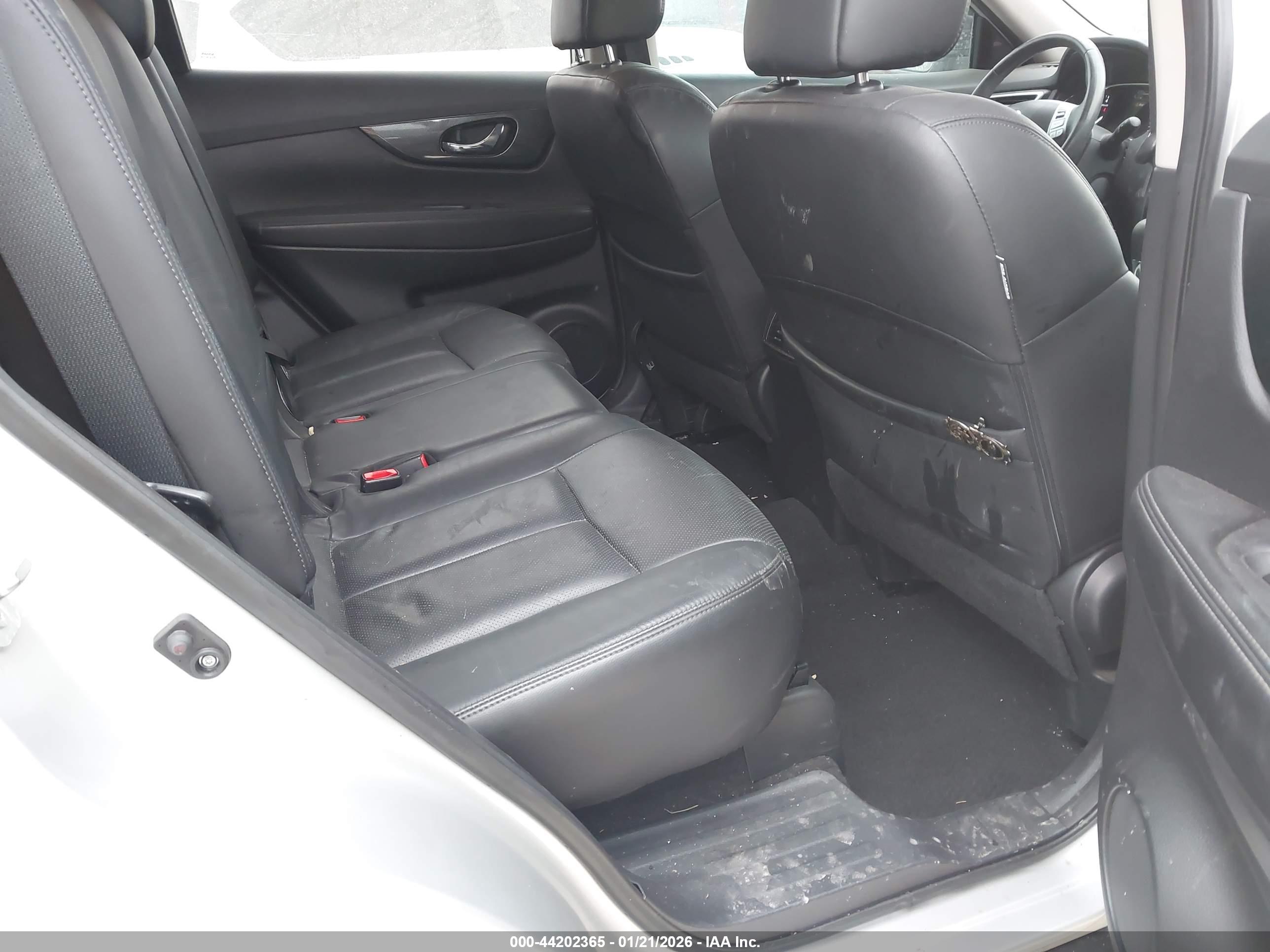 NISSAN ROGUE image 8