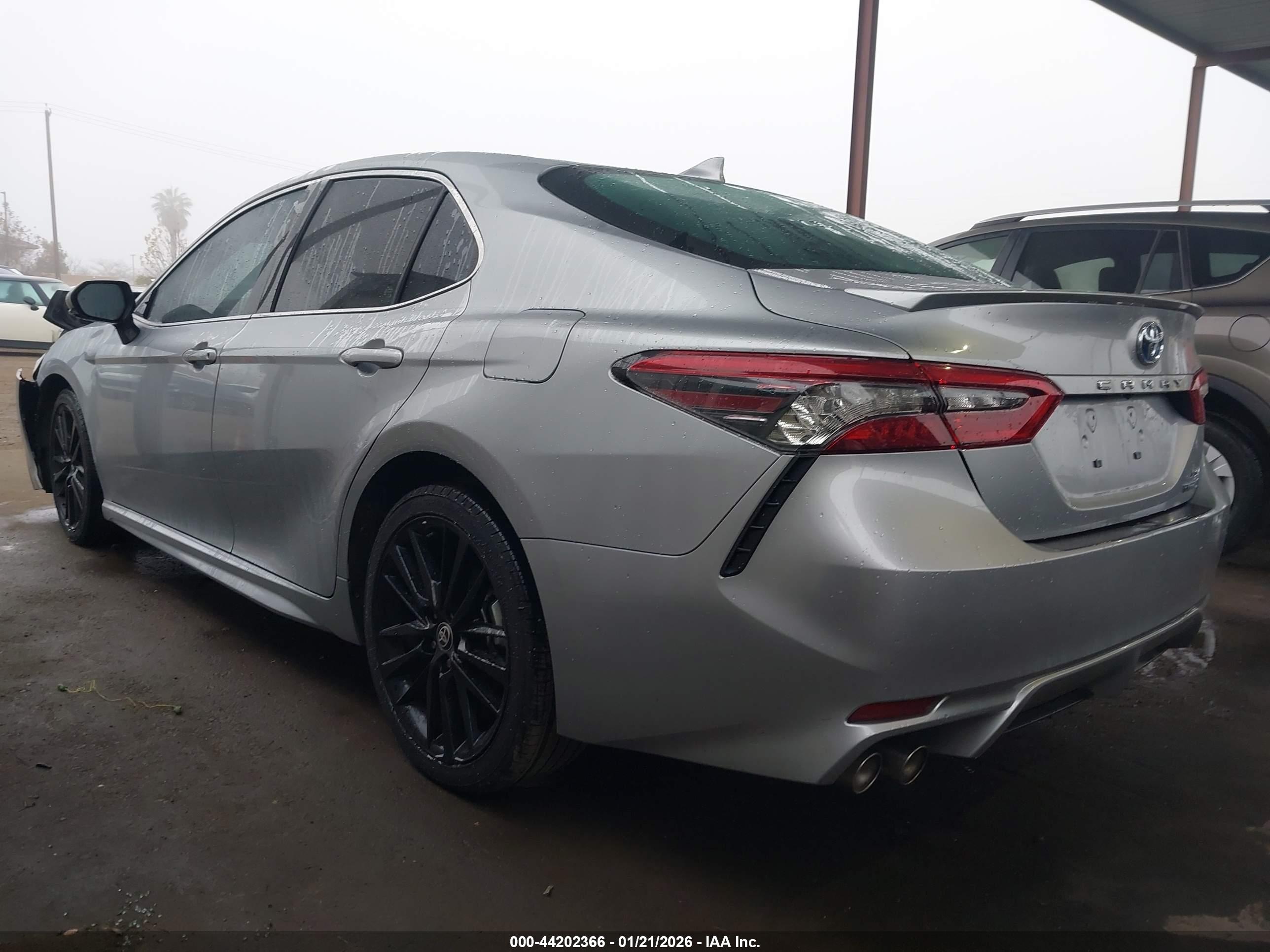 TOYOTA CAMRY image 3