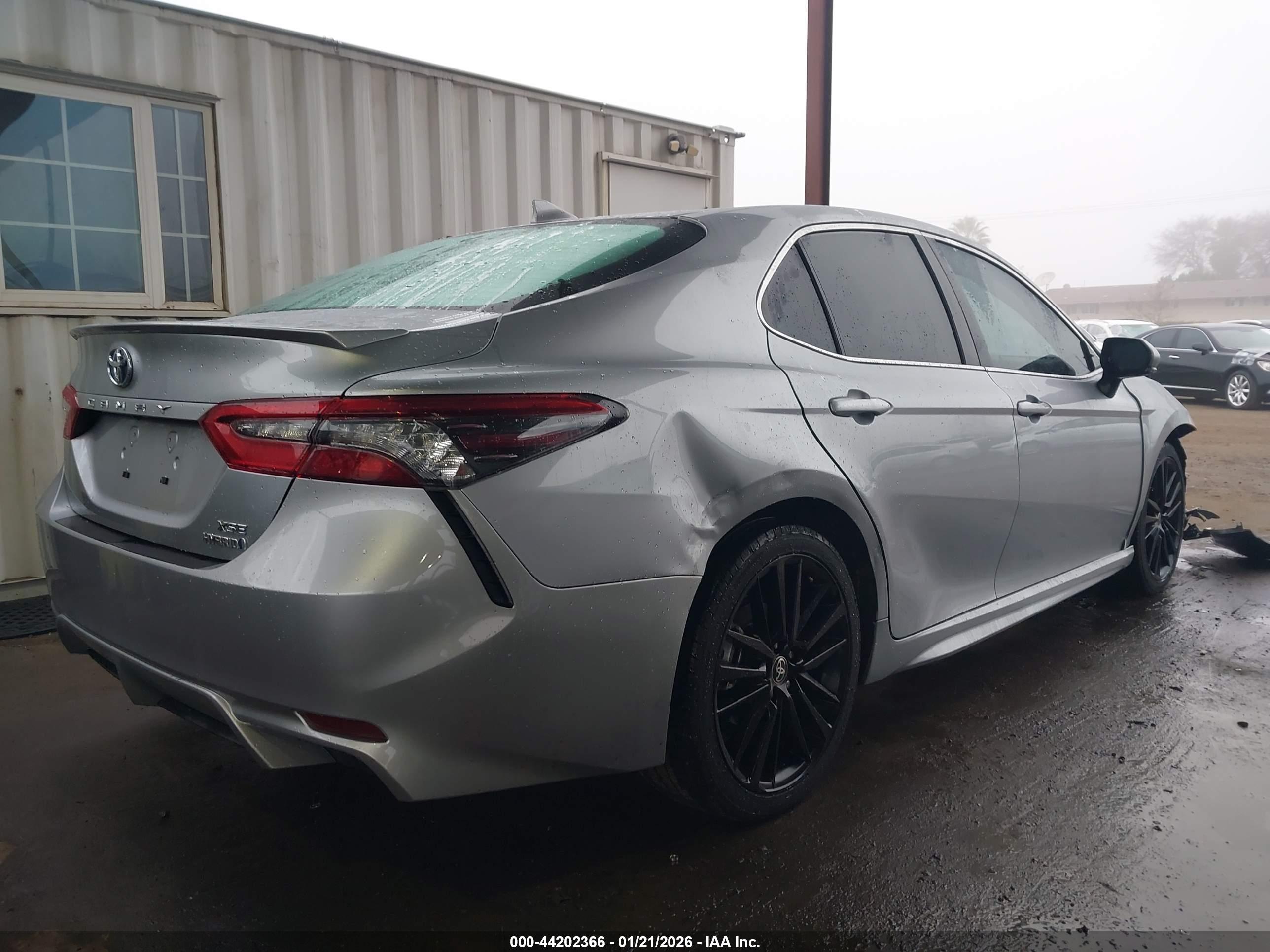 TOYOTA CAMRY image 4