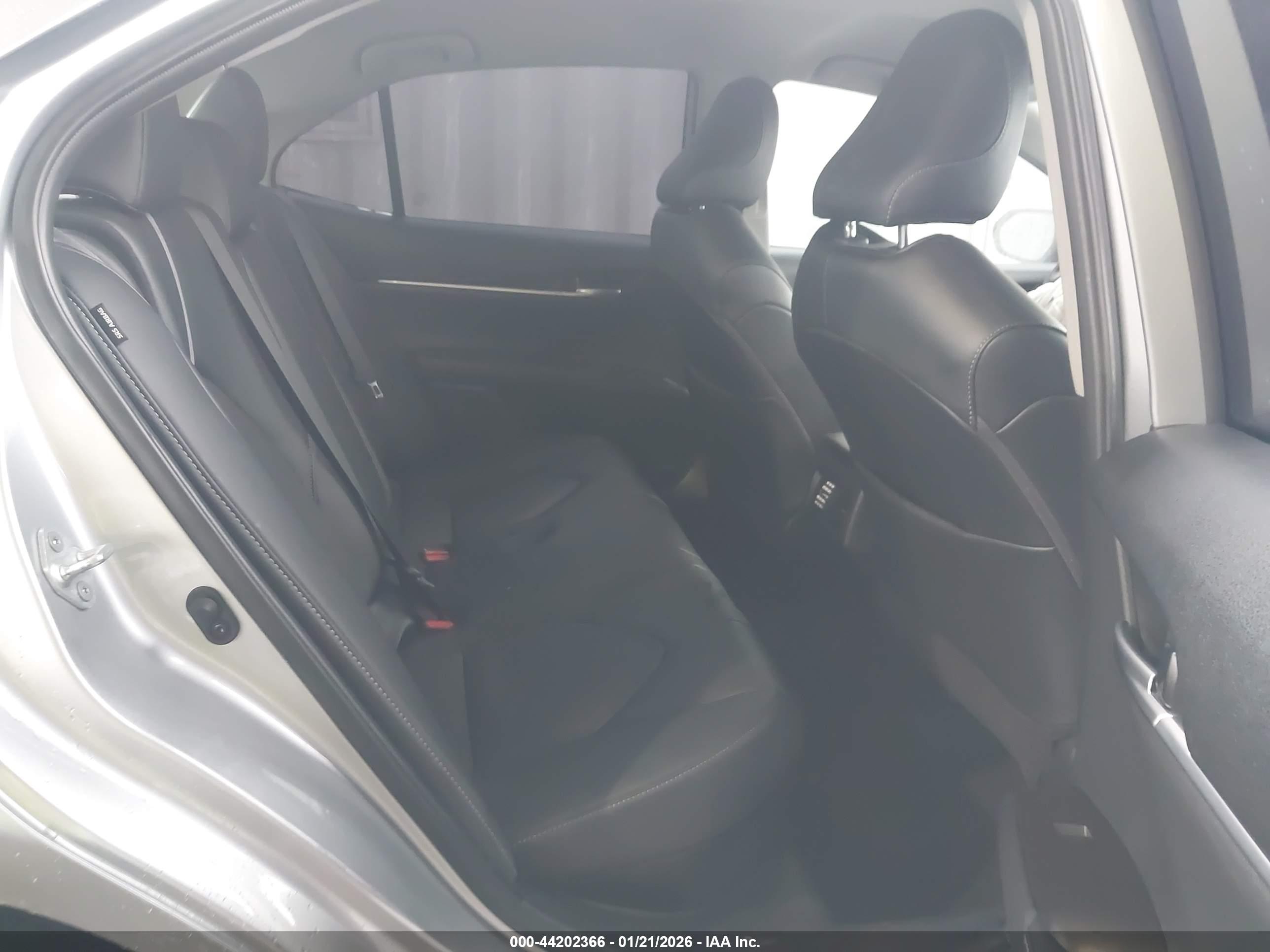 TOYOTA CAMRY image 8