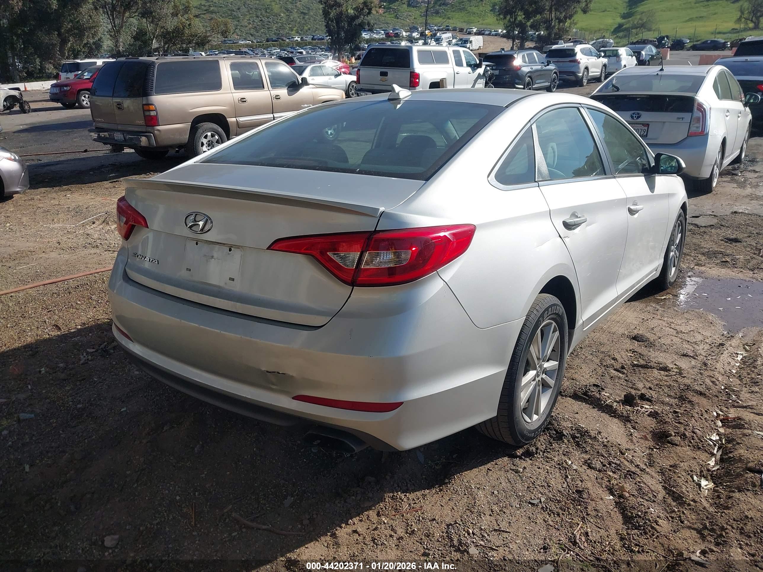 HYUNDAI SONATA image 4