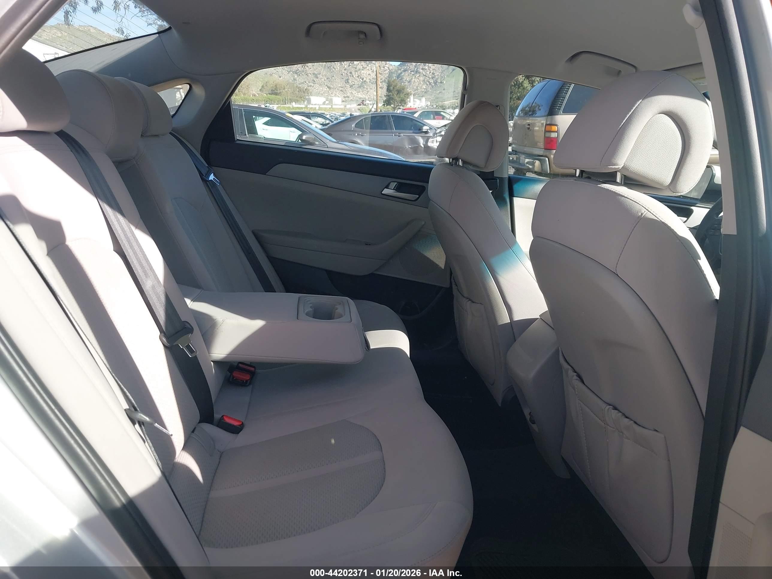 HYUNDAI SONATA image 8