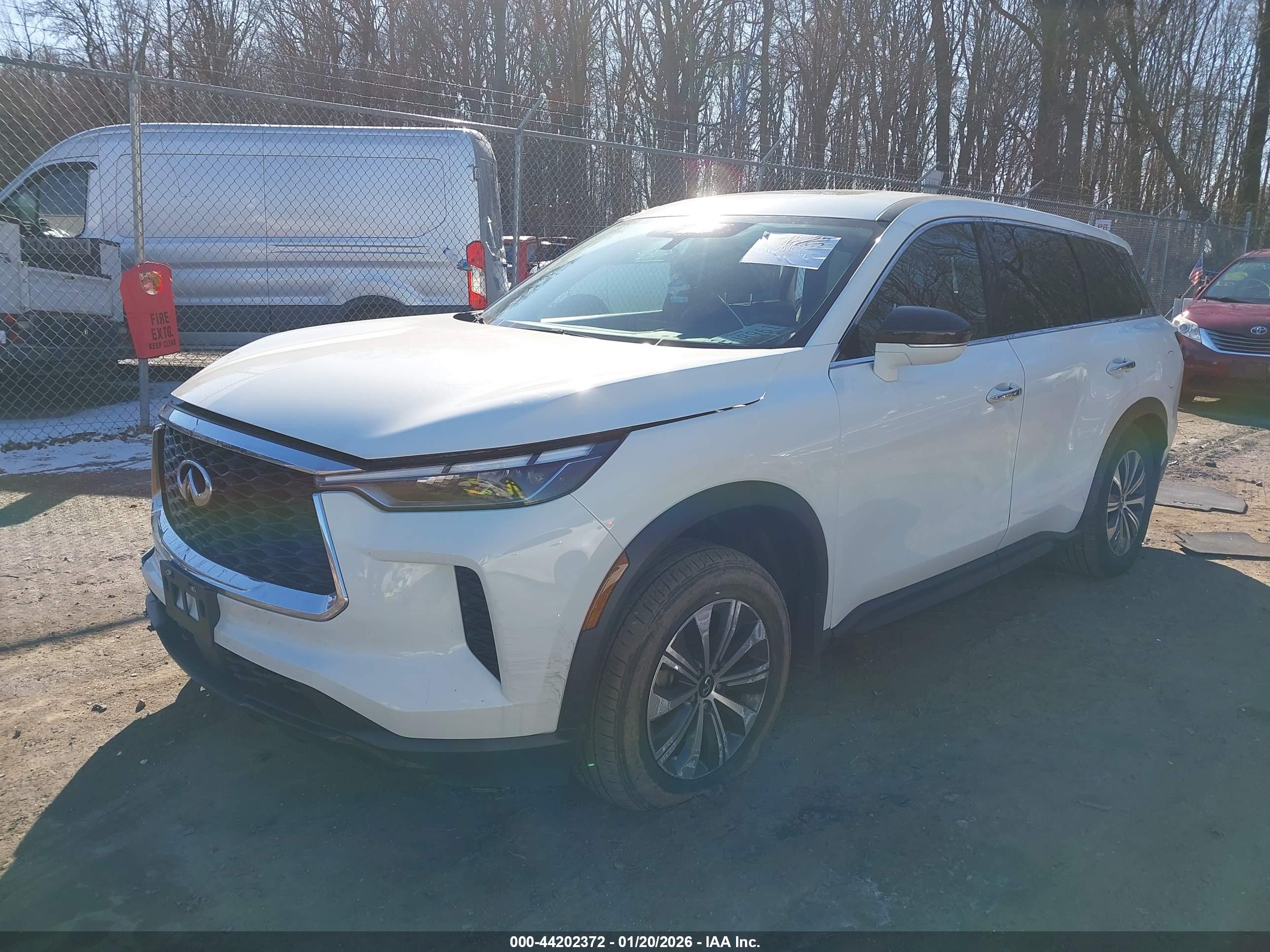 INFINITI QX60 image 2