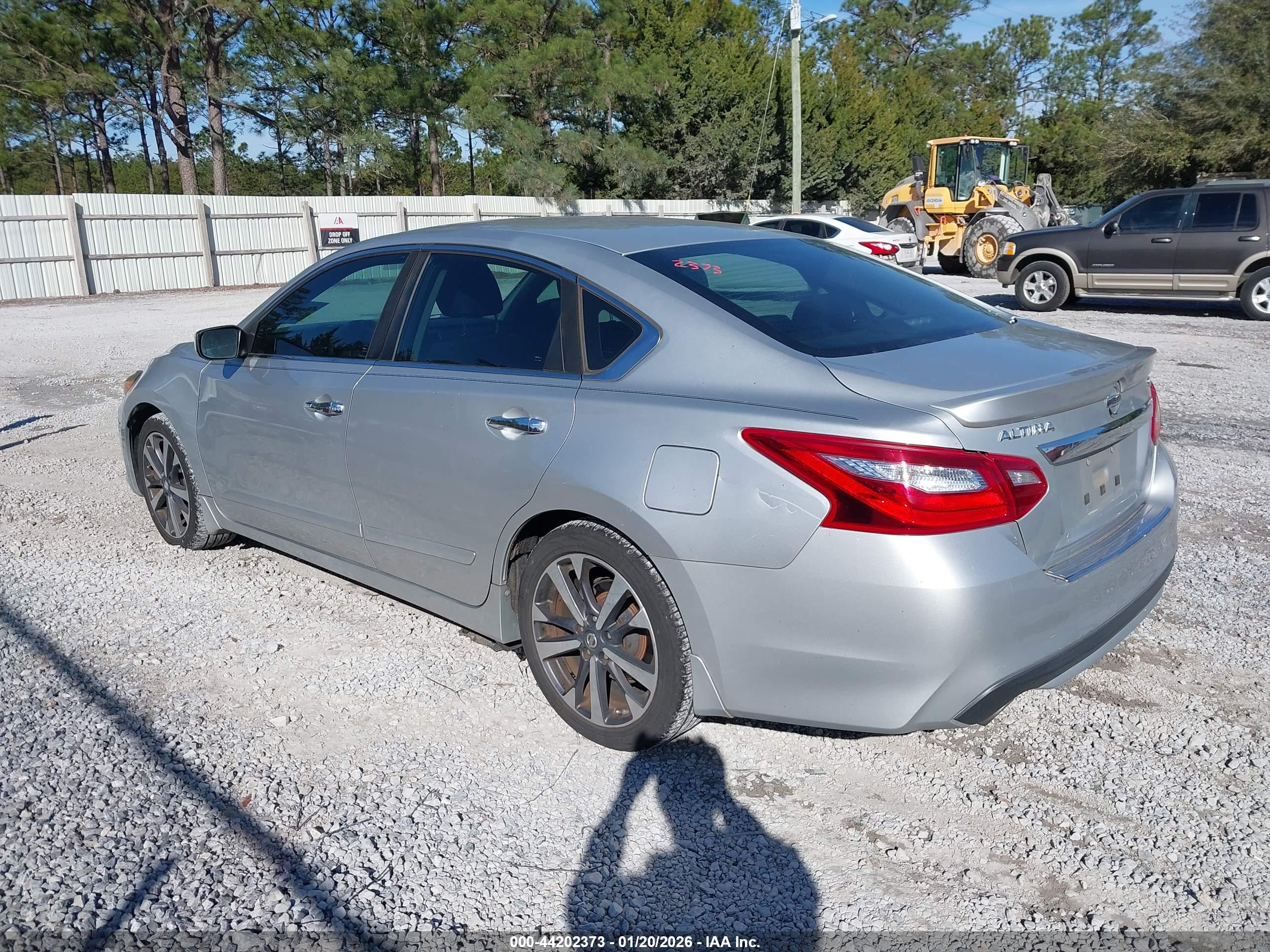 NISSAN ALTIMA image 3