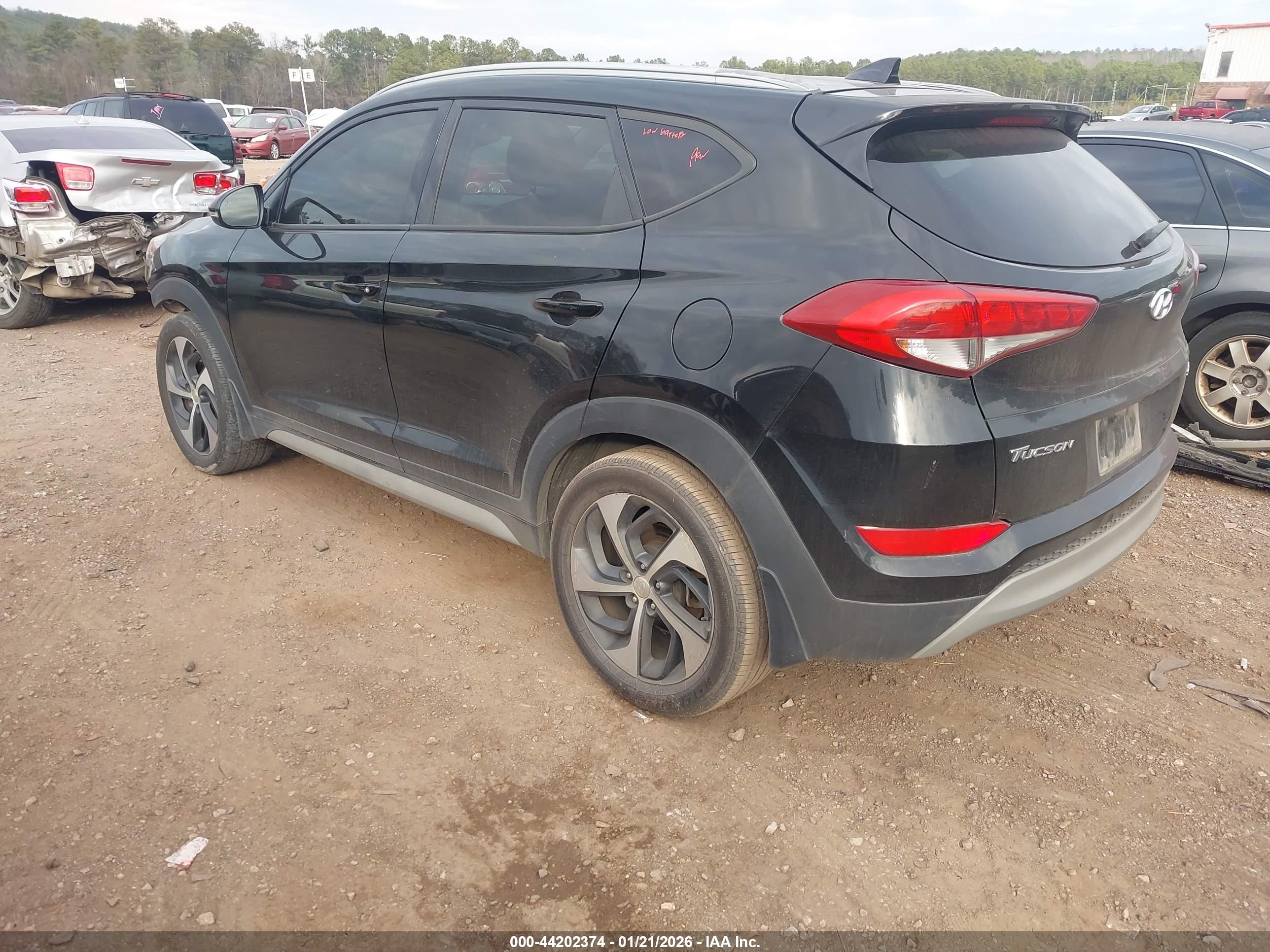 HYUNDAI TUCSON image 3