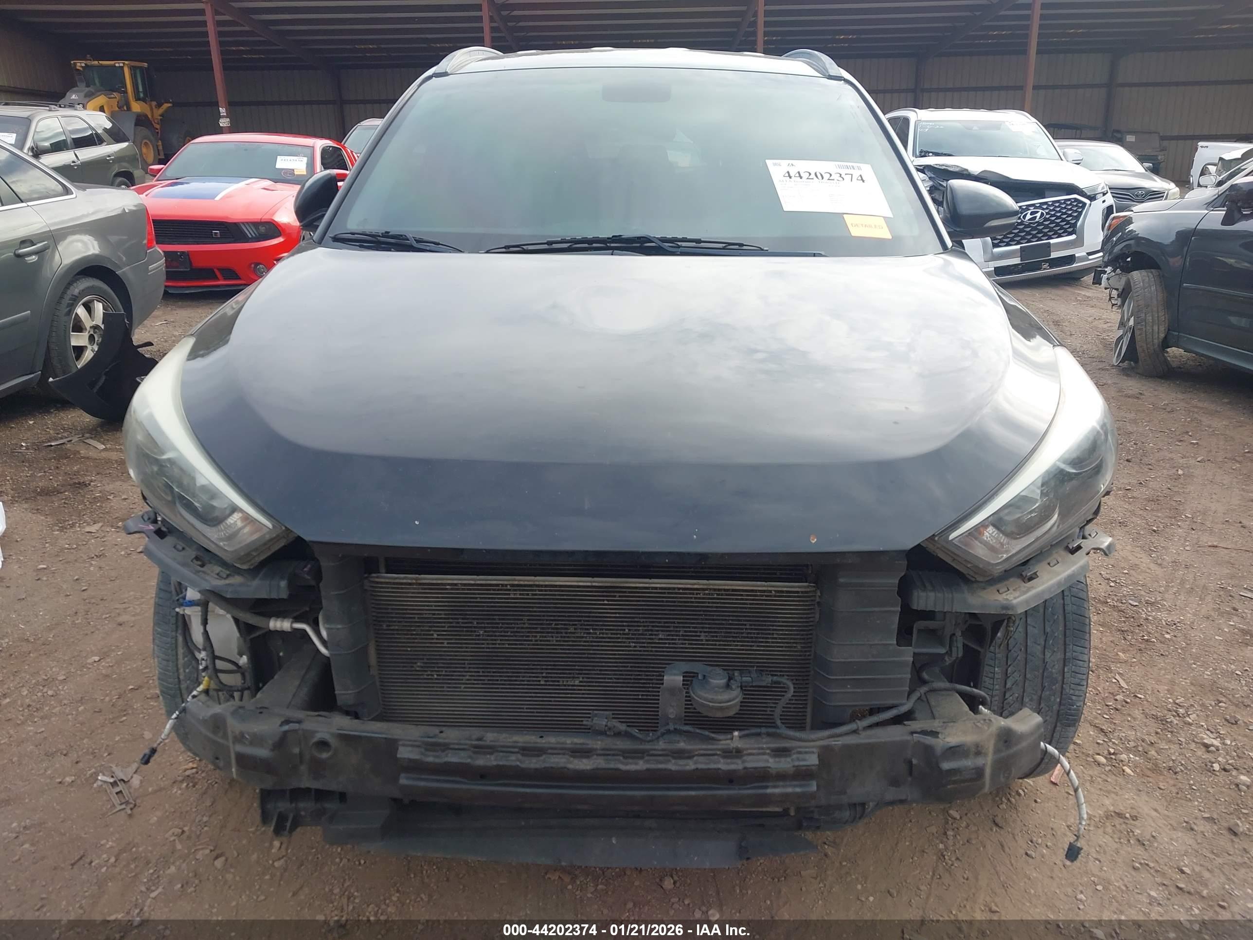 HYUNDAI TUCSON image 6