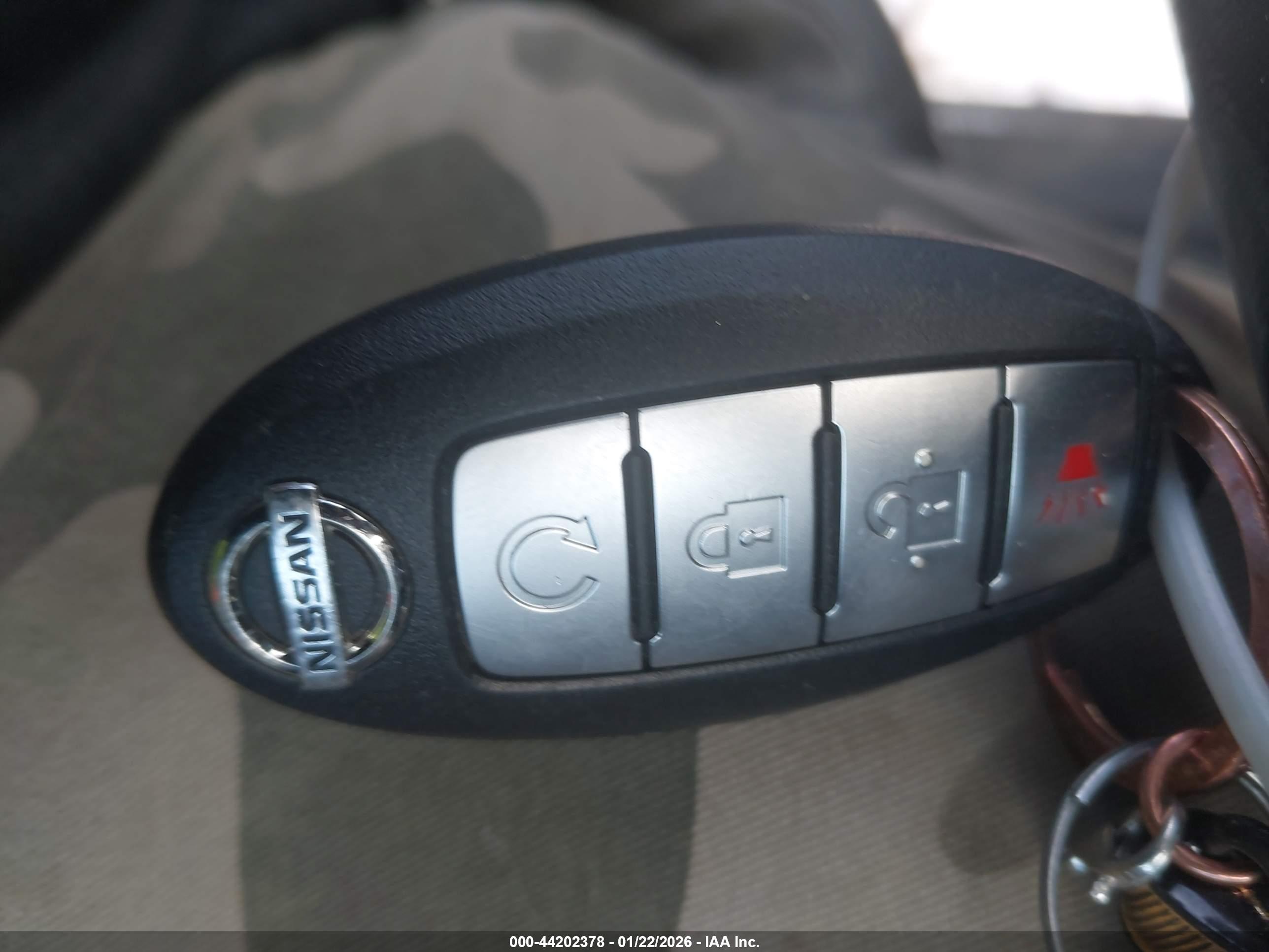 NISSAN ROGUE image 11