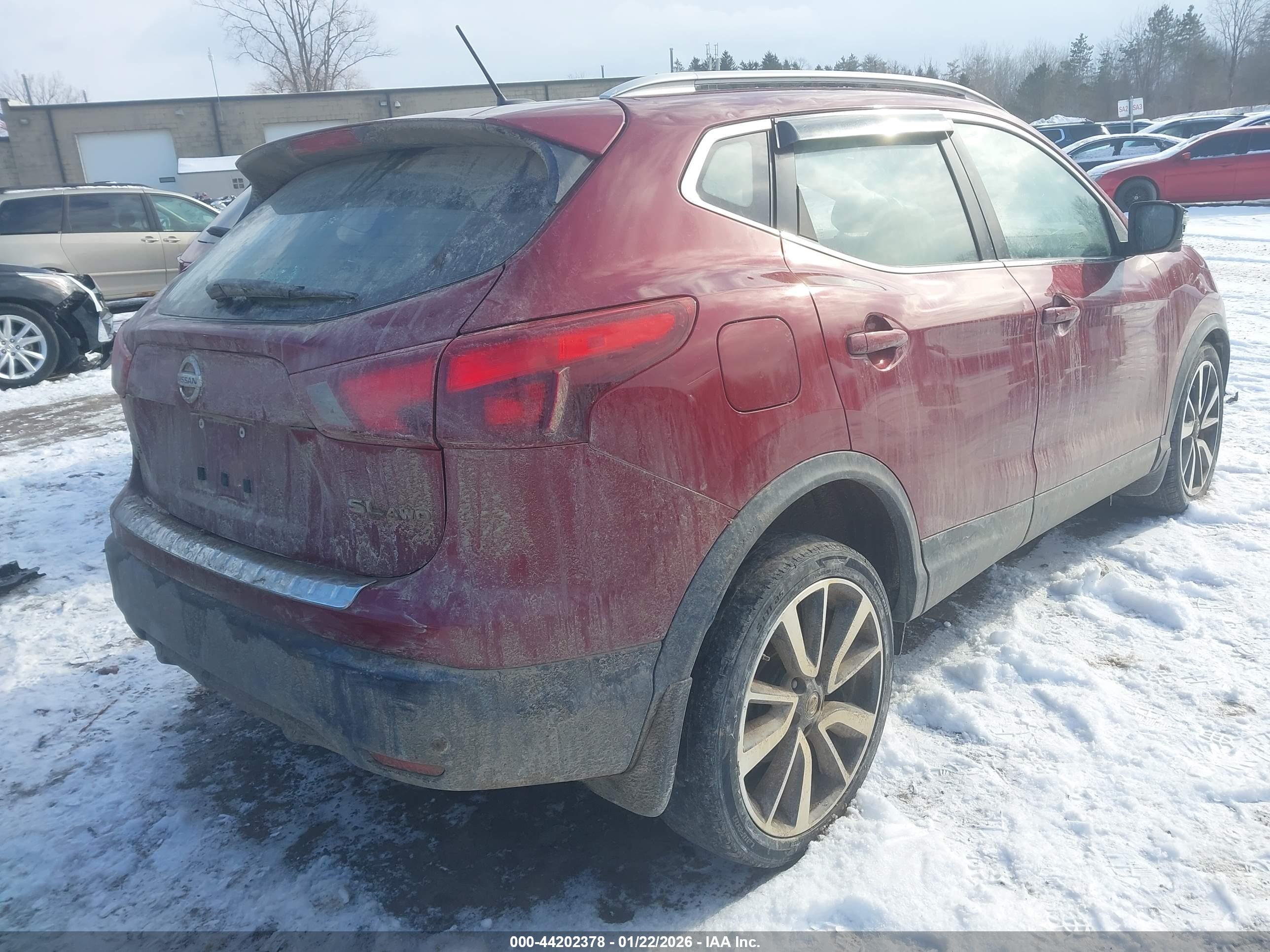 NISSAN ROGUE image 4