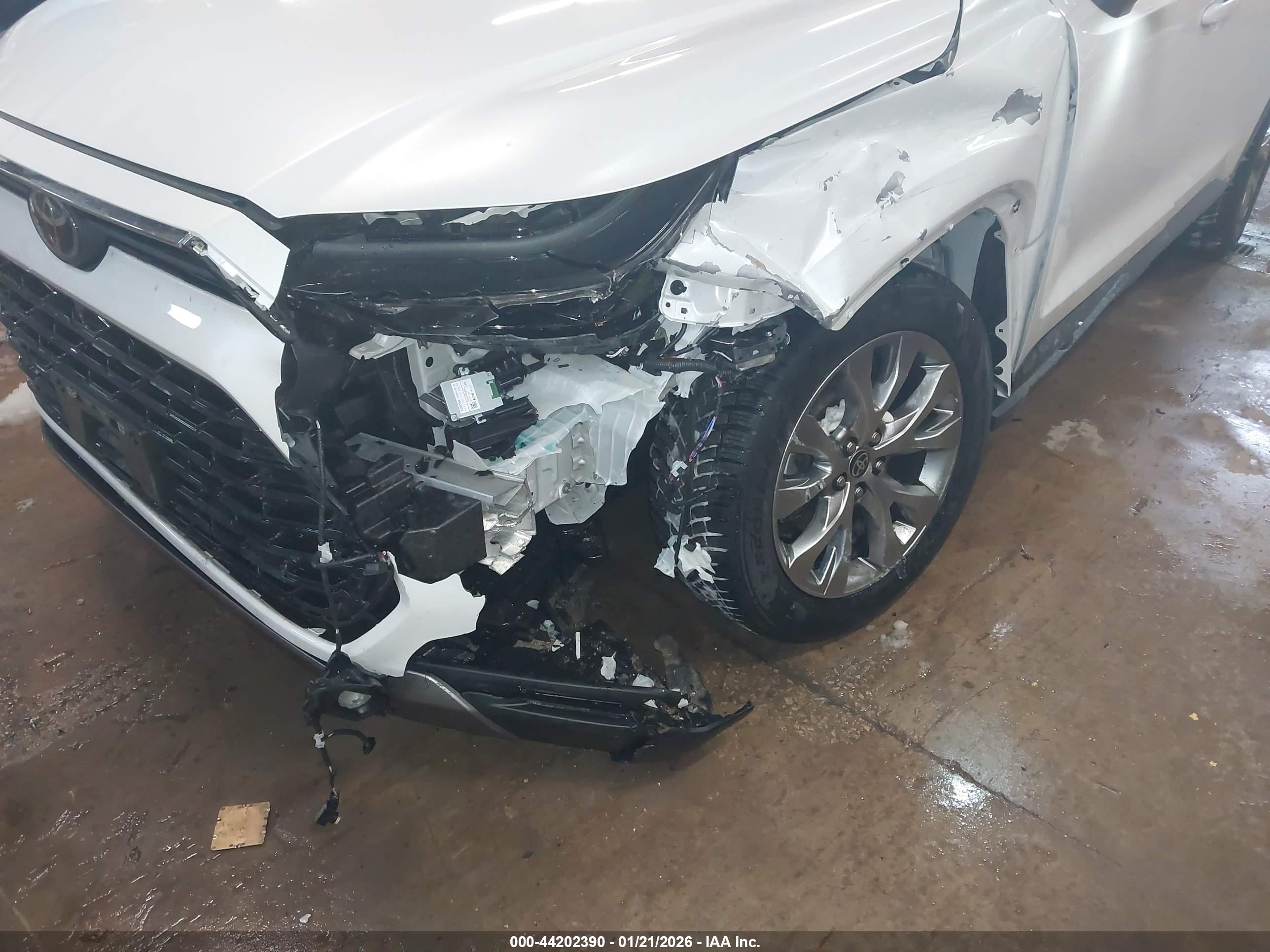 TOYOTA GRAND image 6