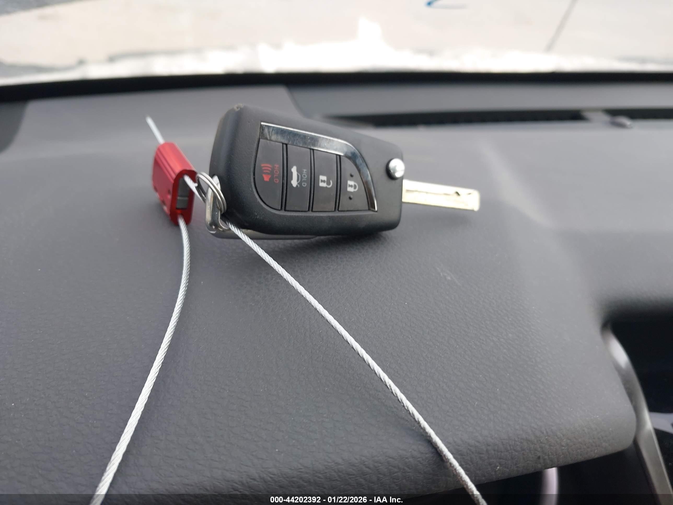 TOYOTA CAMRY image 11