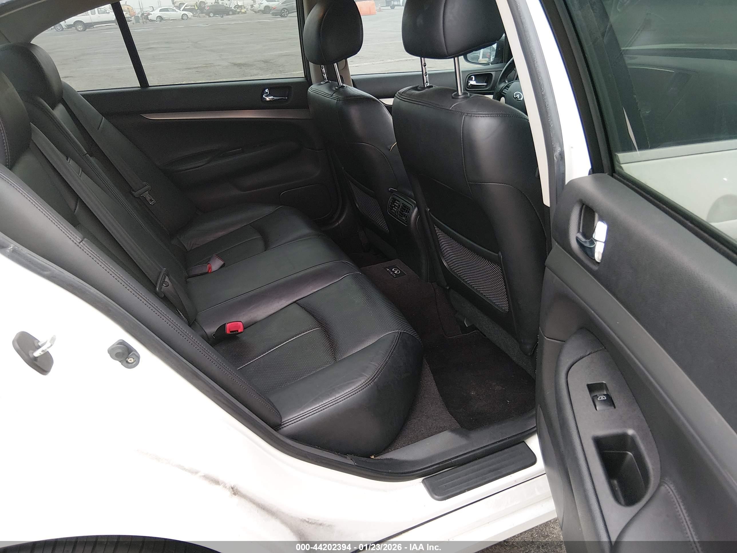 INFINITI G25 image 8
