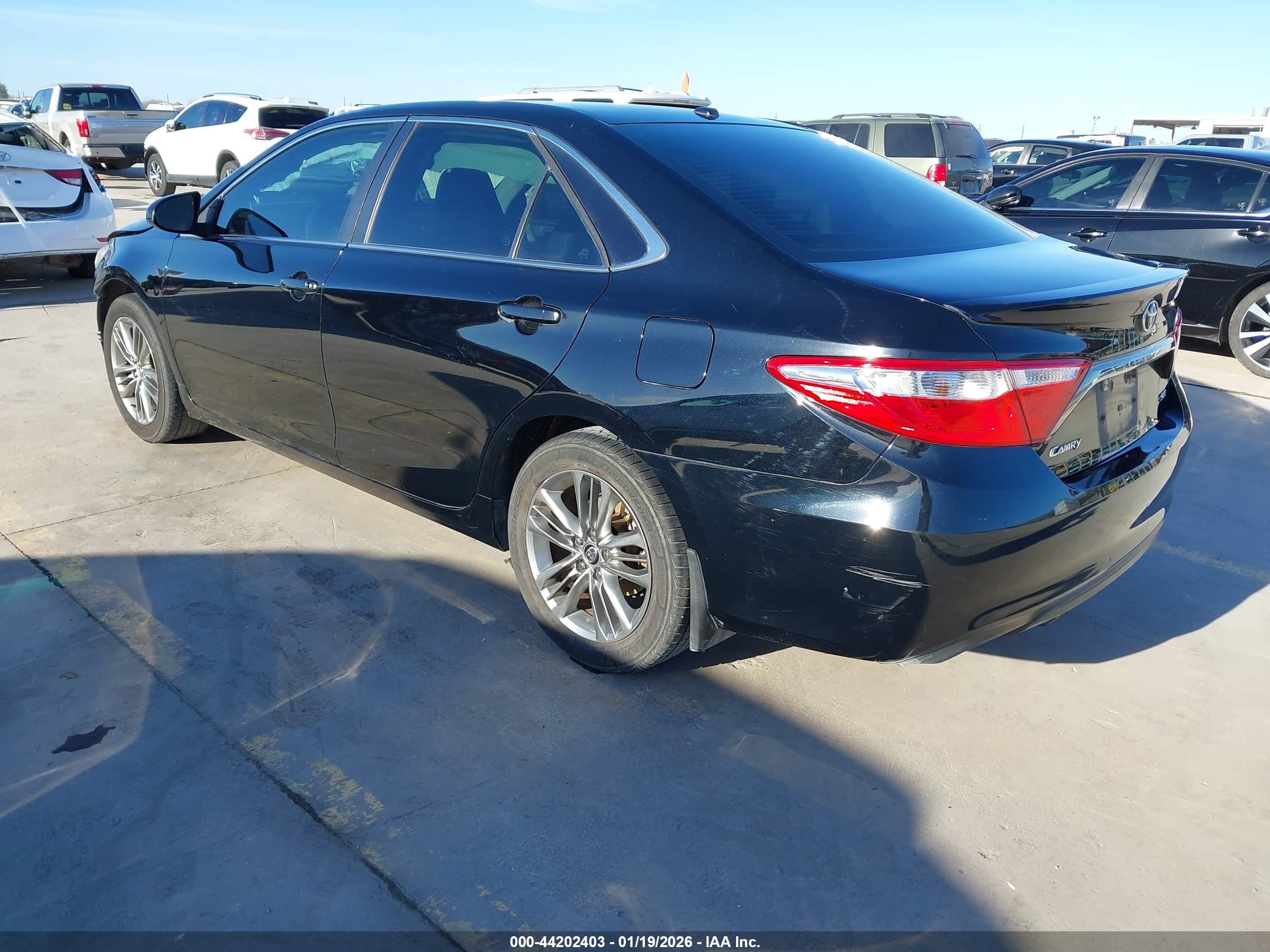 TOYOTA CAMRY image 3