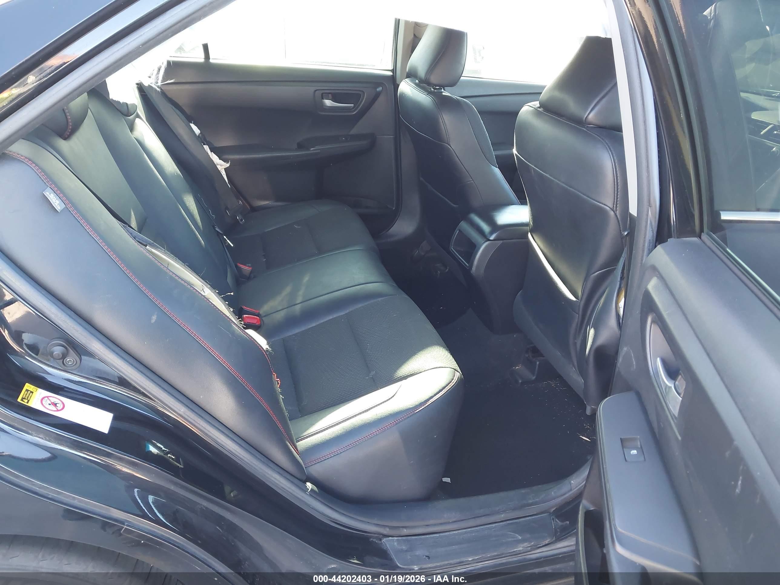 TOYOTA CAMRY image 8