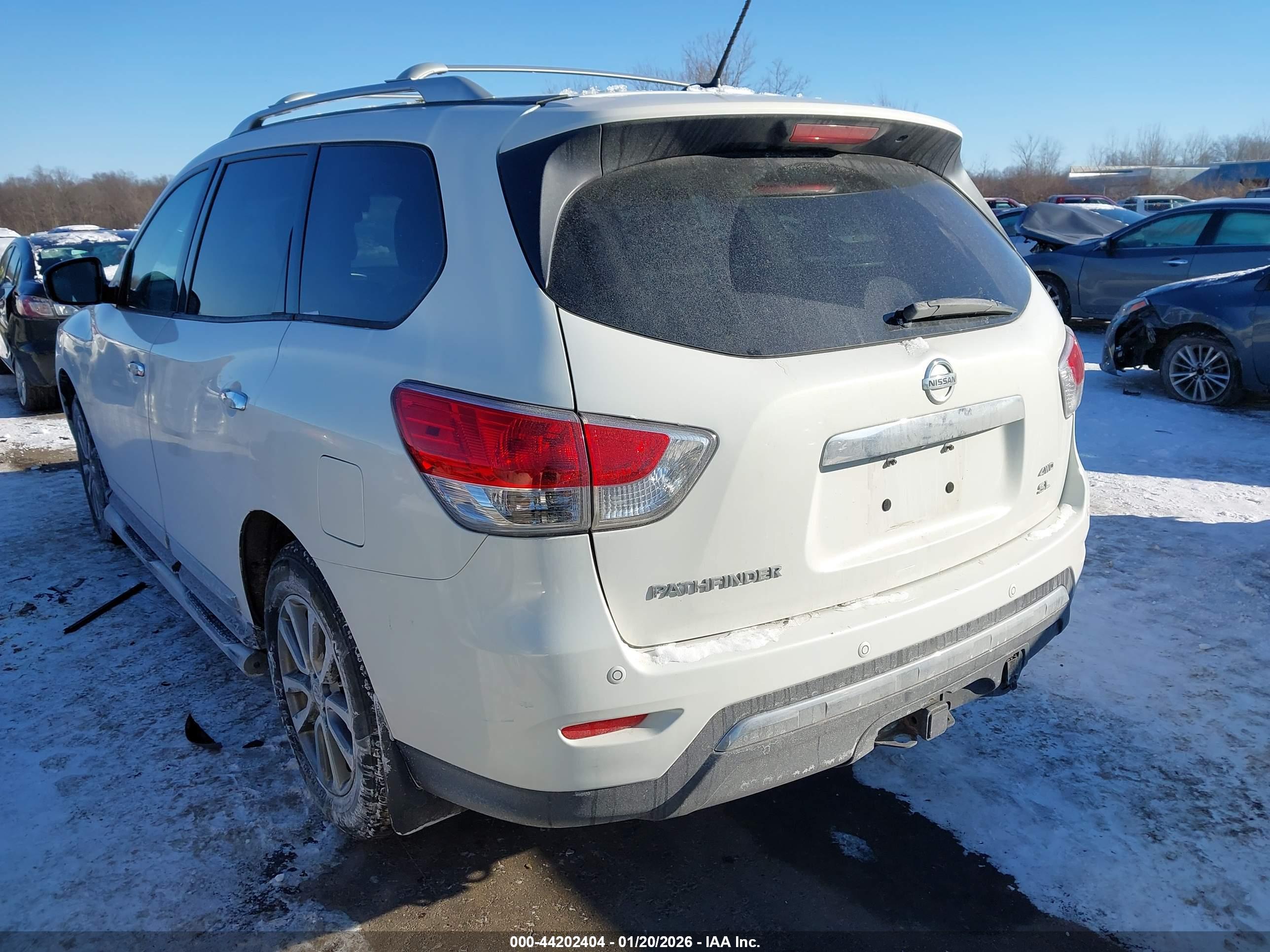NISSAN PATHFINDER image 3