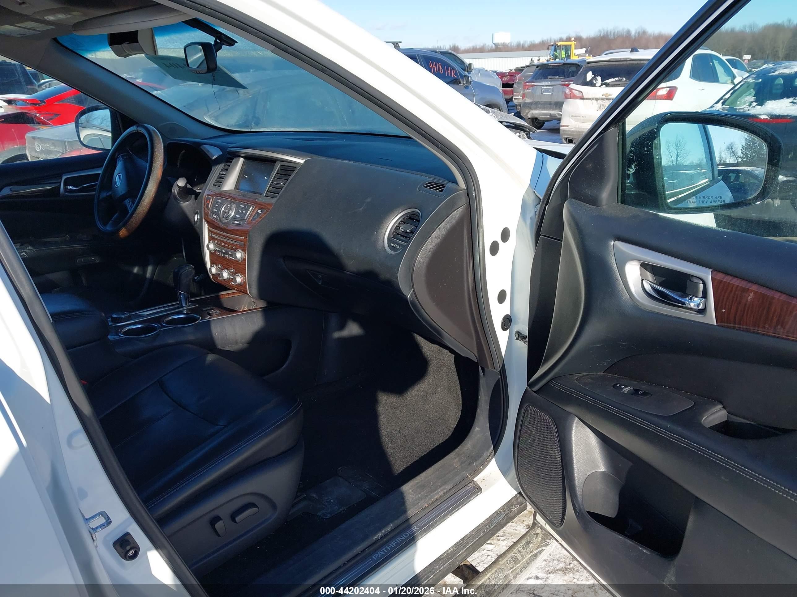 NISSAN PATHFINDER image 5