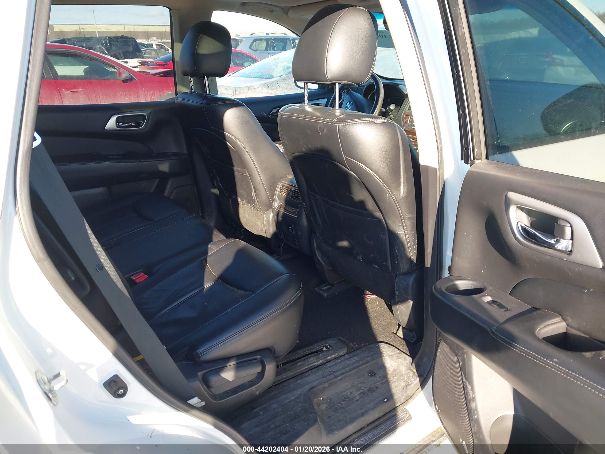 NISSAN PATHFINDER image 8