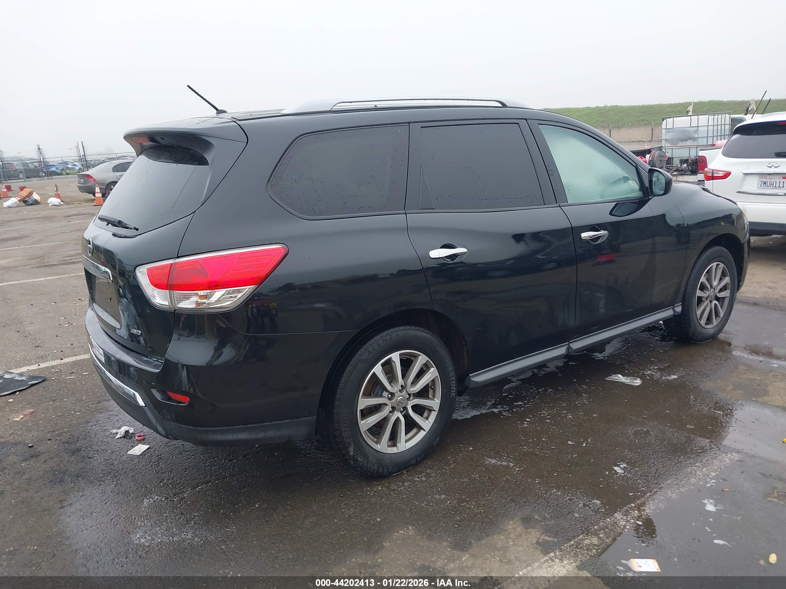 NISSAN PATHFINDER image 4