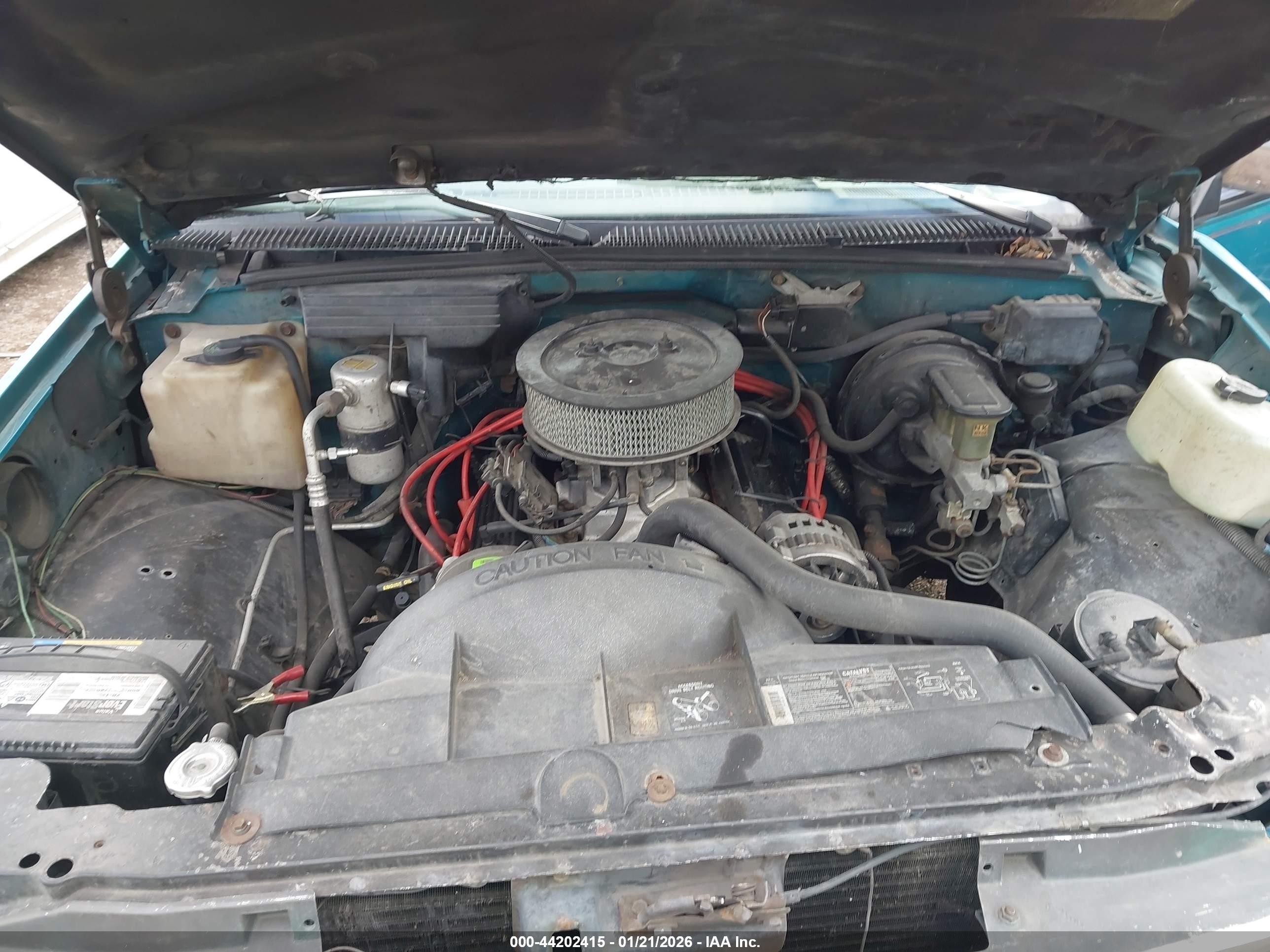 CHEVROLET GMT-400 image 10