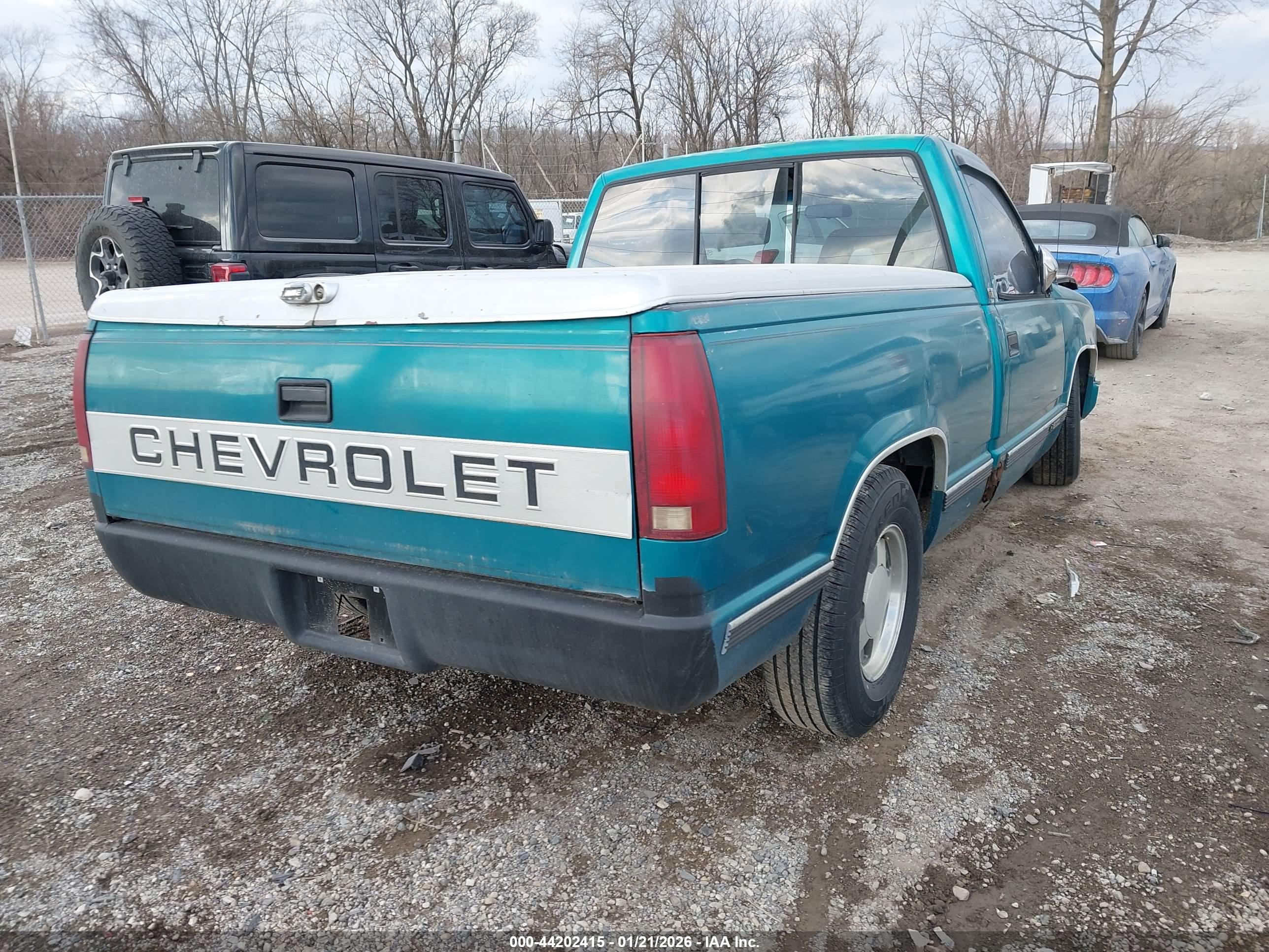 CHEVROLET GMT-400 image 4