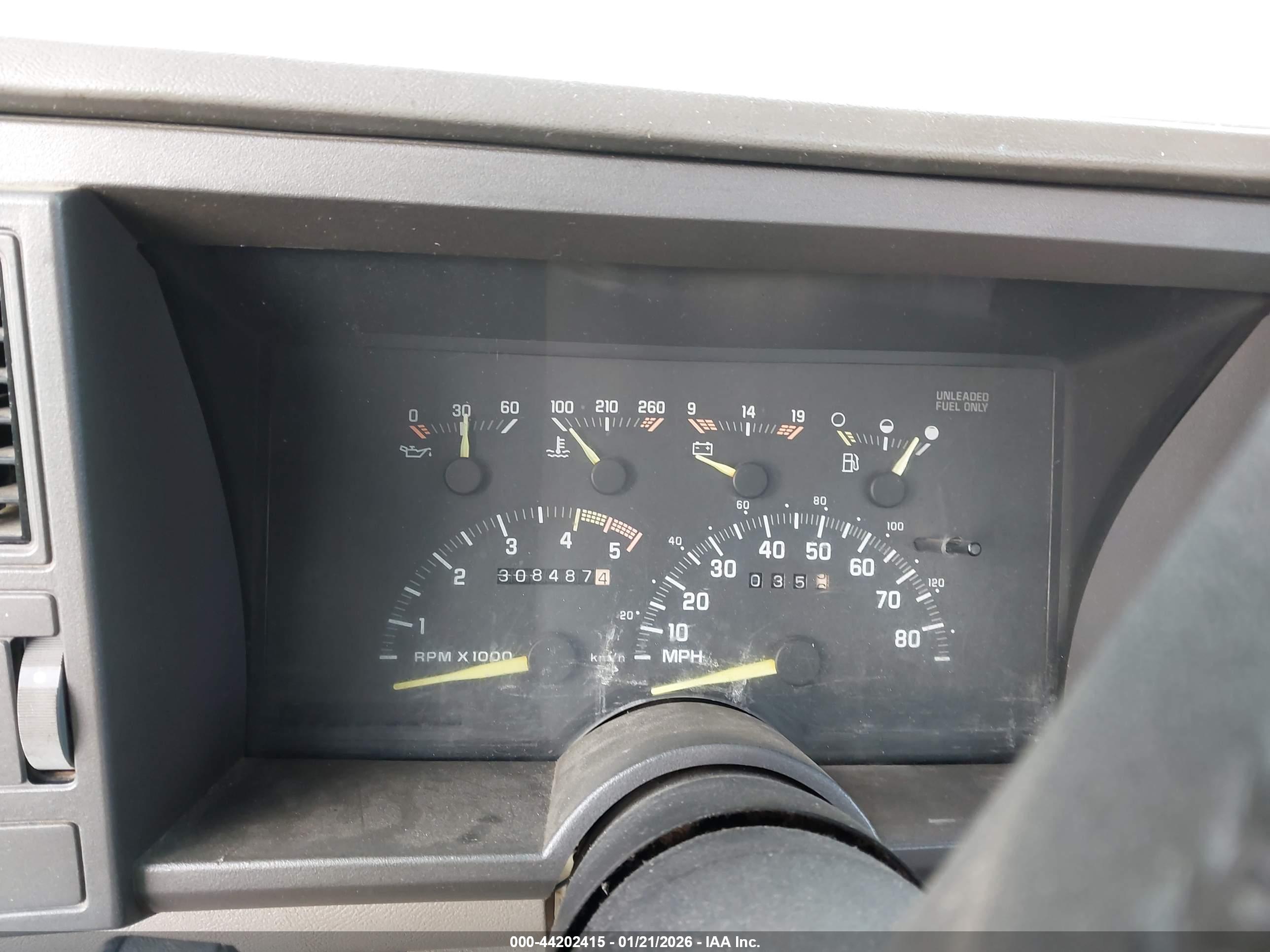 CHEVROLET GMT-400 image 7
