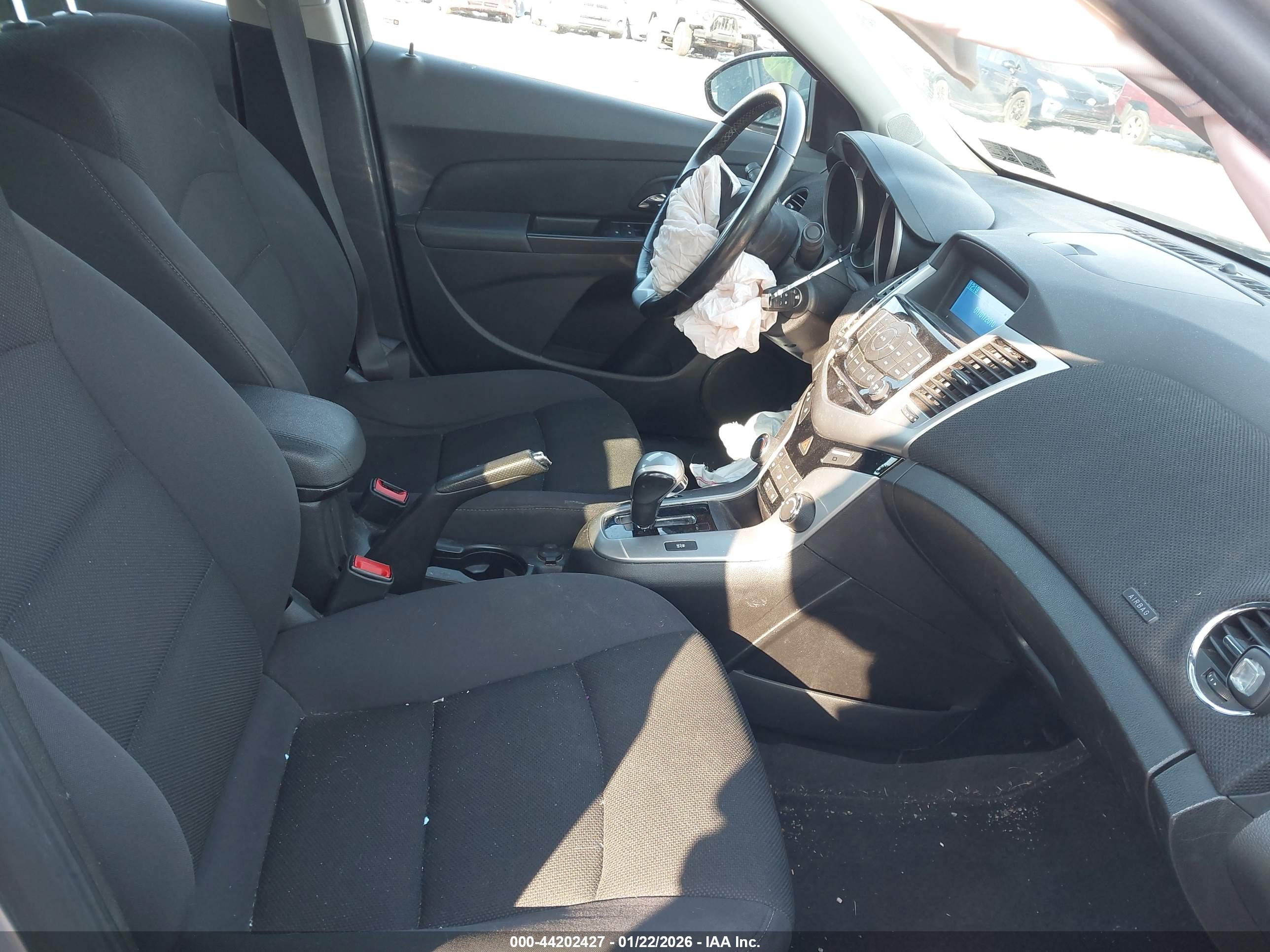 CHEVROLET CRUZE image 5