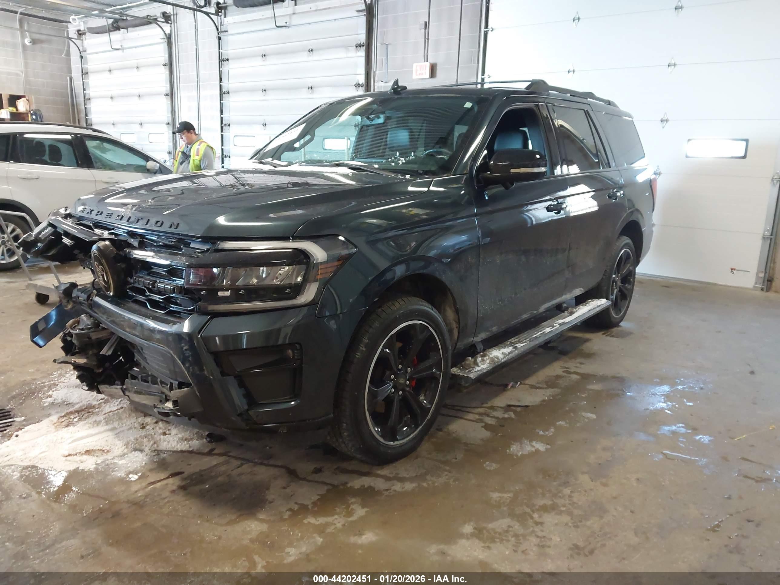 FORD EXPEDITION image 2