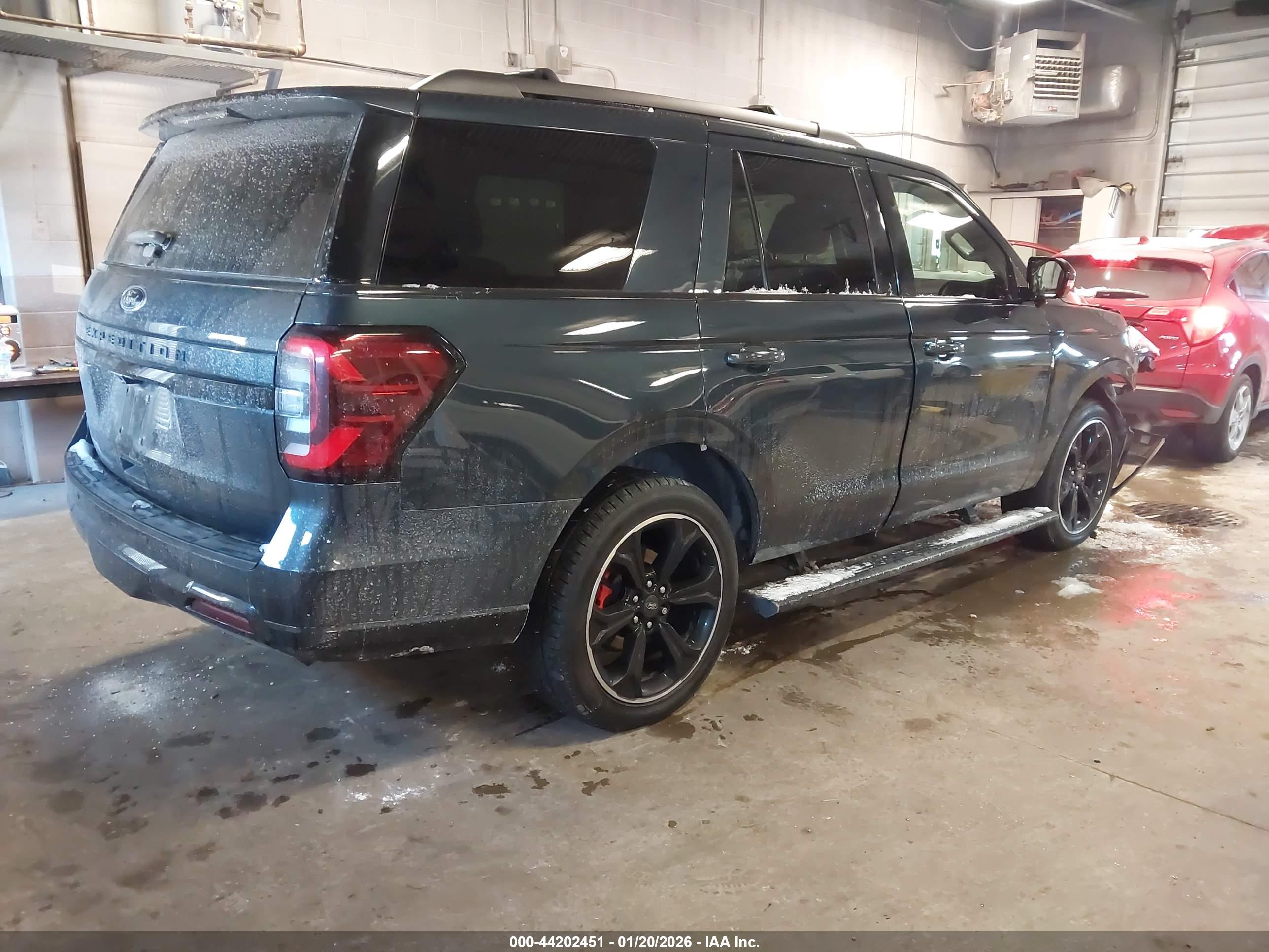 FORD EXPEDITION image 4