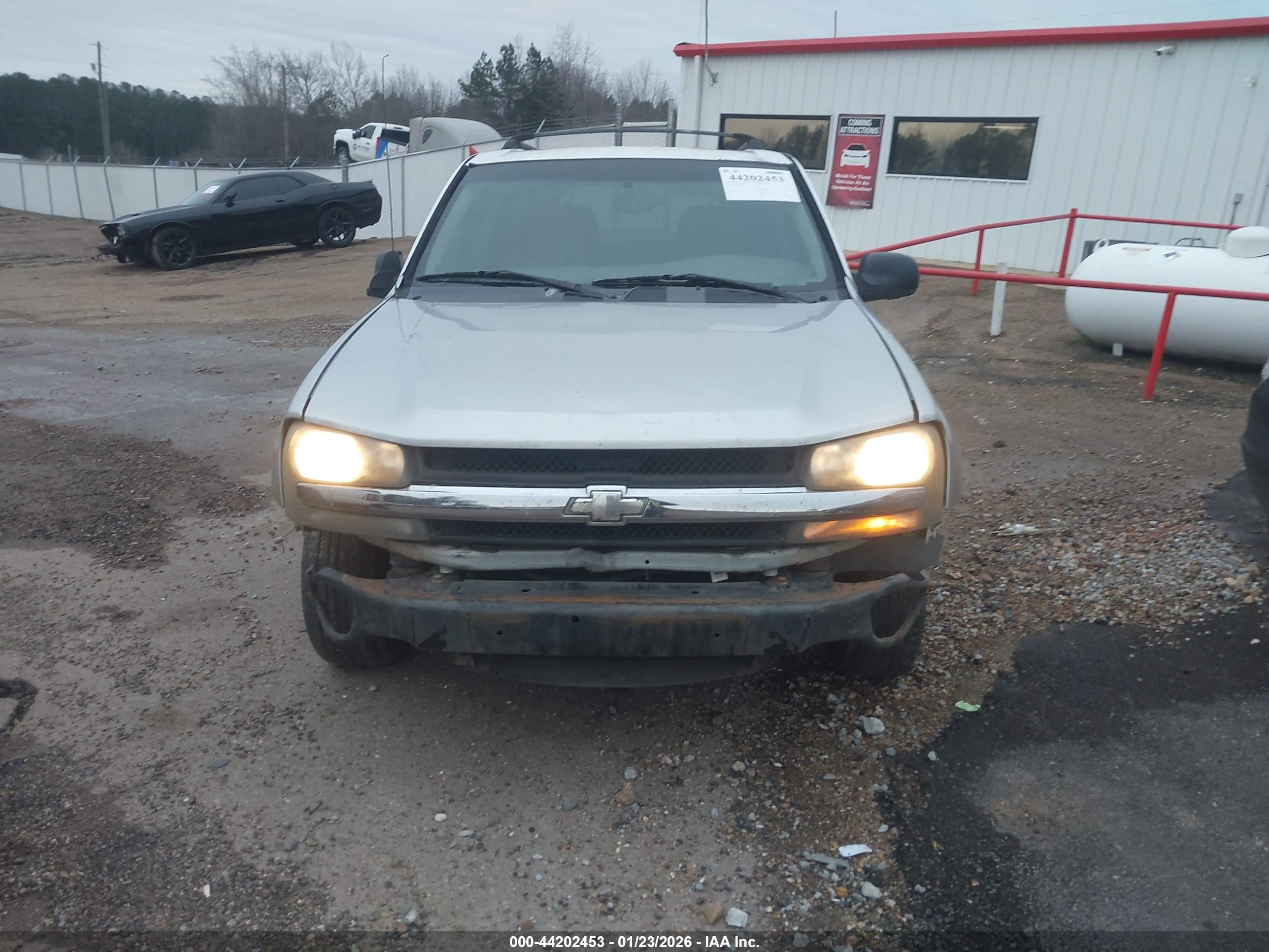 CHEVROLET TRAILBLAZER image 6