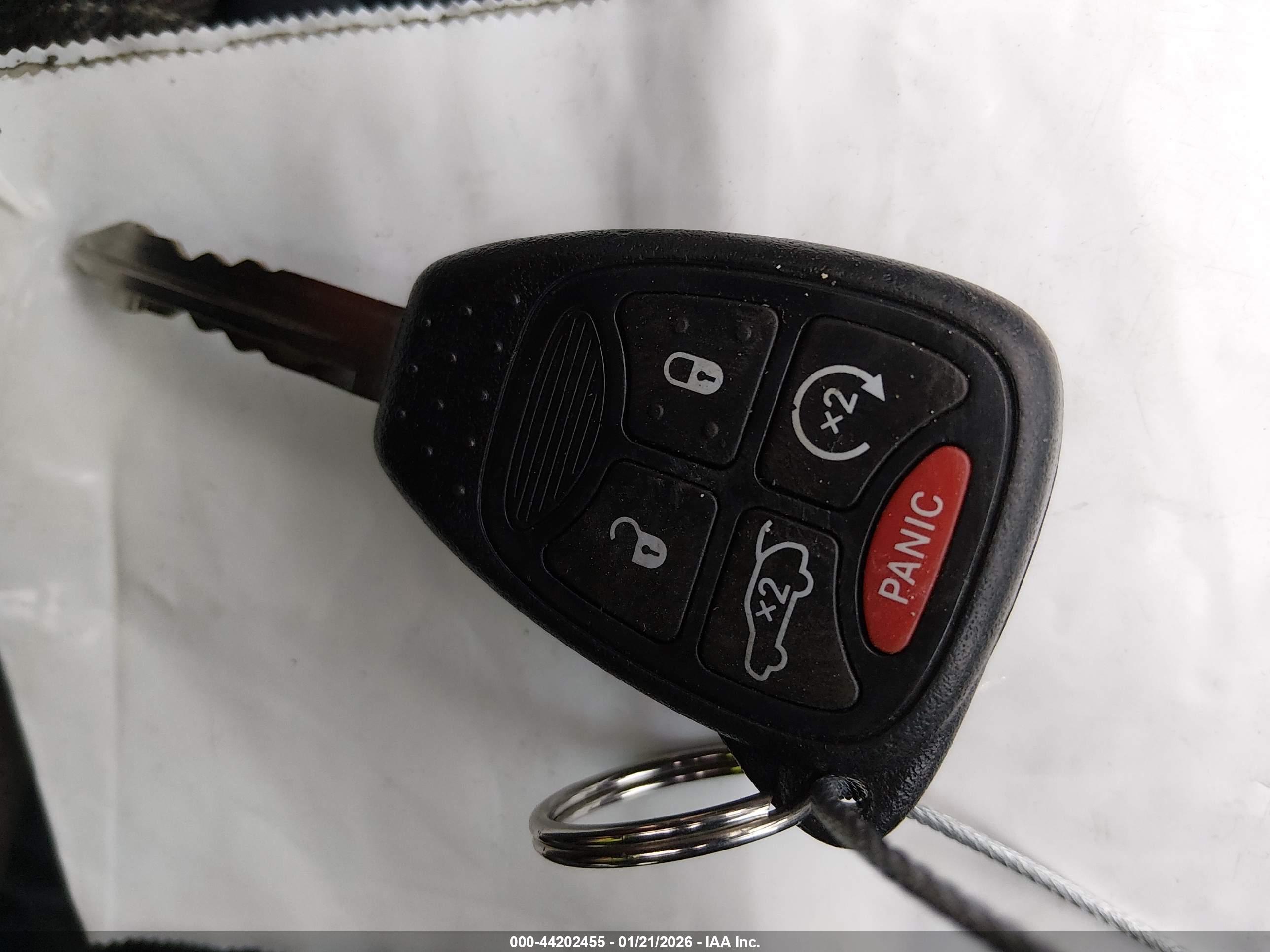 CHRYSLER 200 image 11