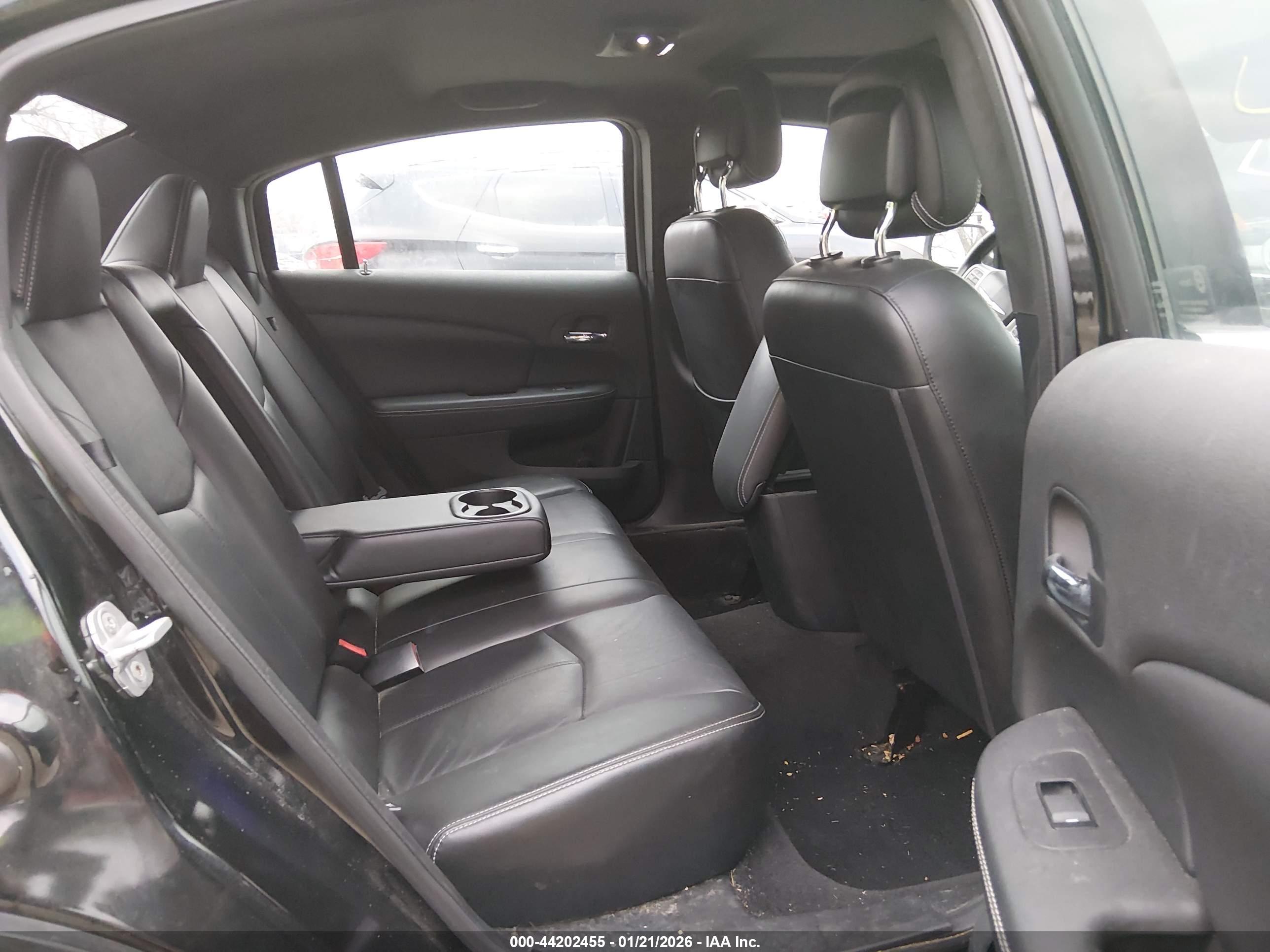 CHRYSLER 200 image 8