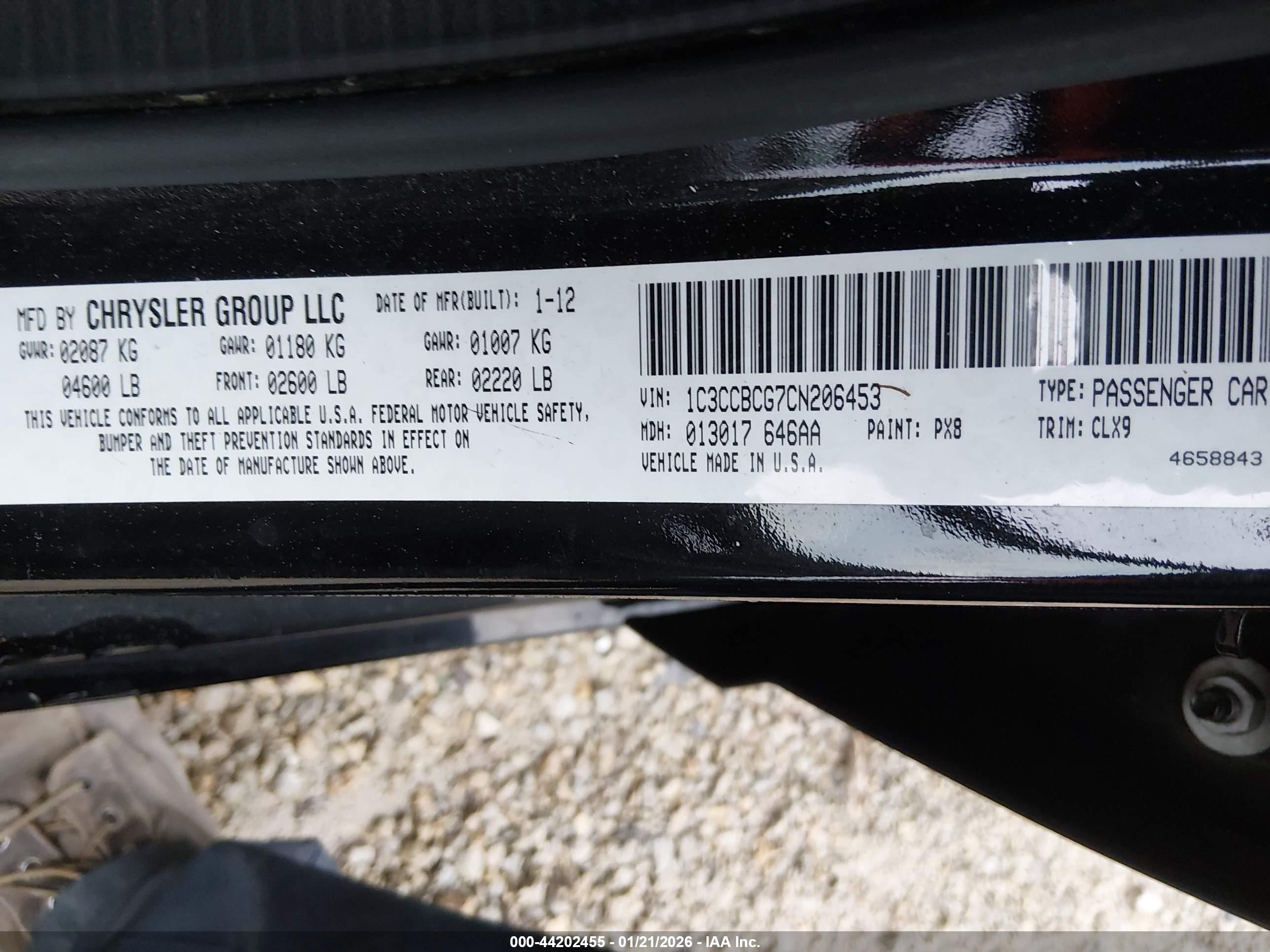 CHRYSLER 200 image 9