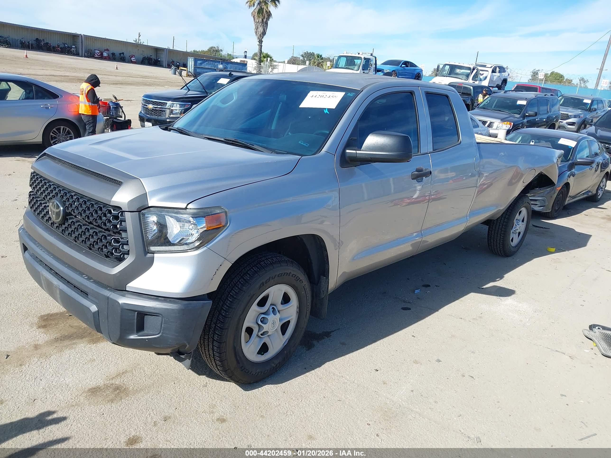 TOYOTA TUNDRA image 2
