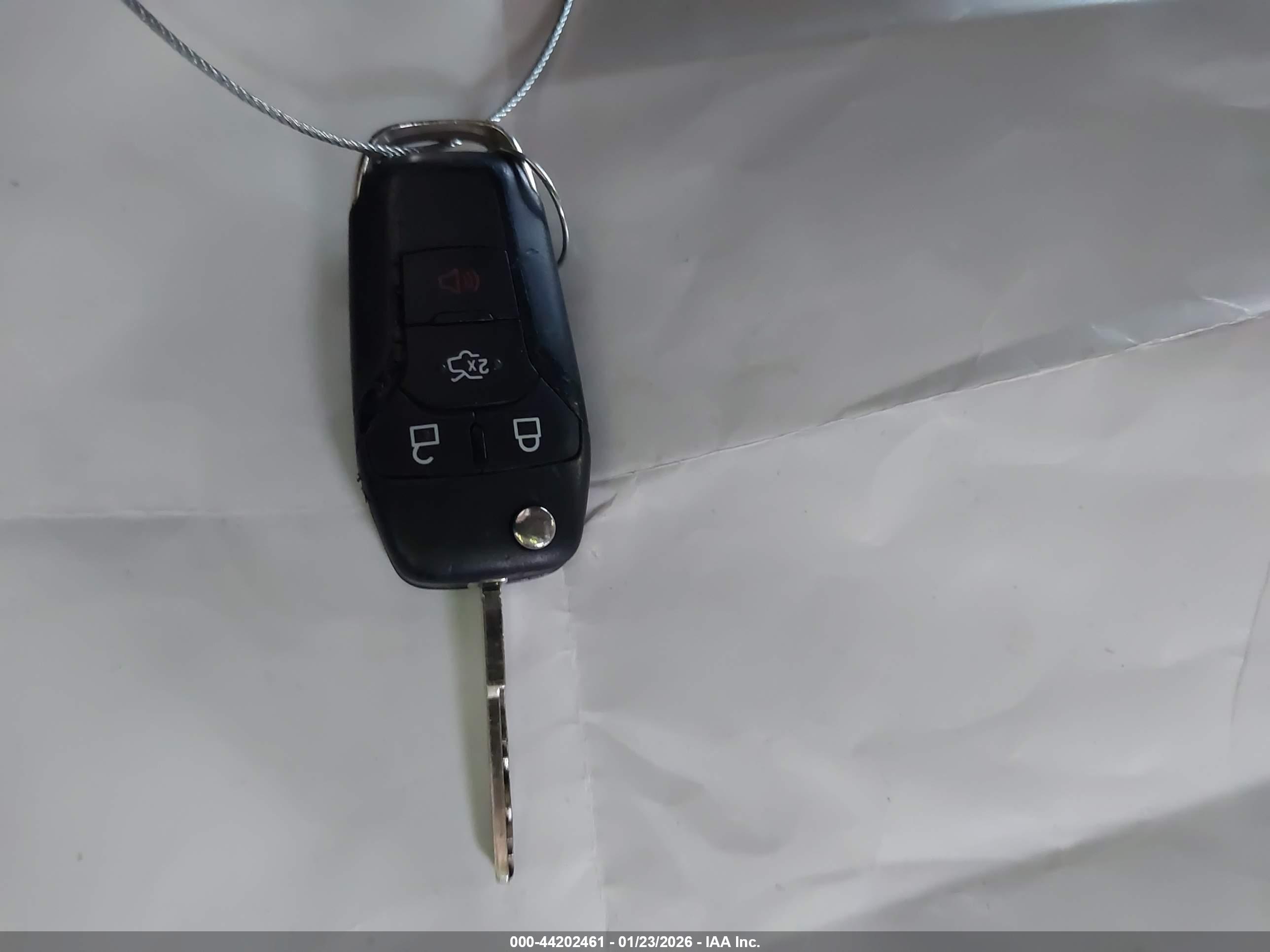 FORD FUSION image 11