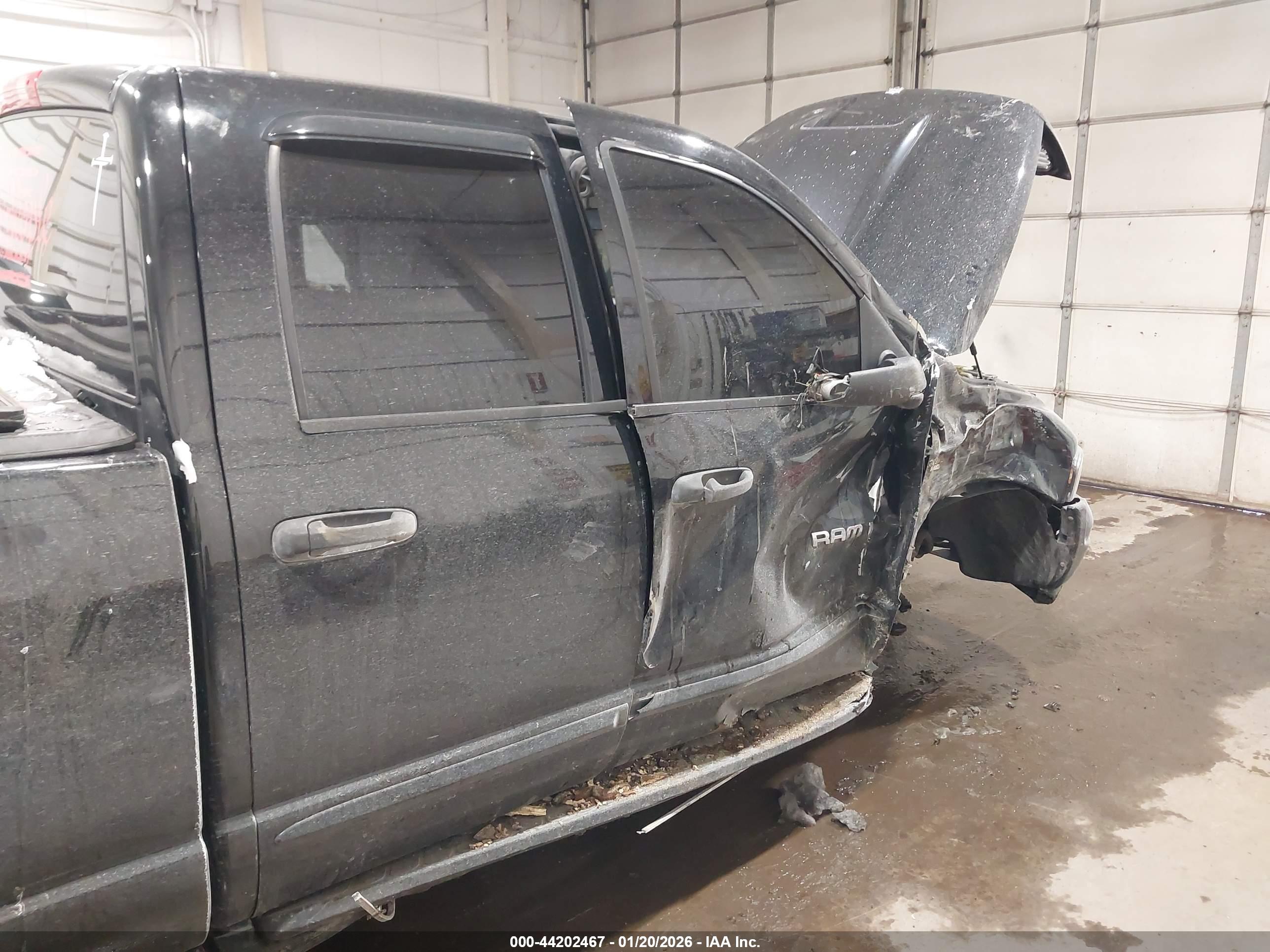 DODGE RAM image 6