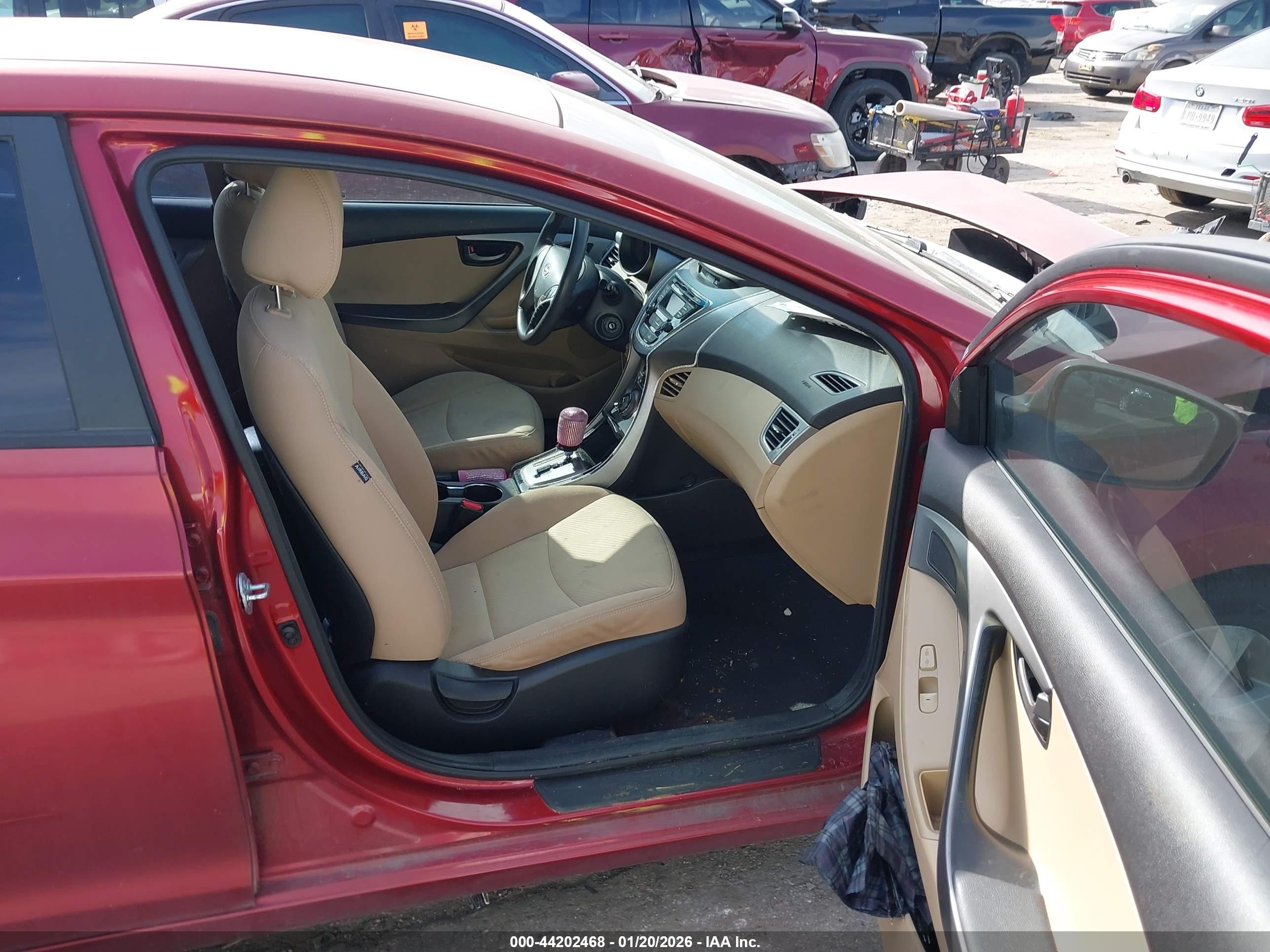 HYUNDAI ELANTRA image 5